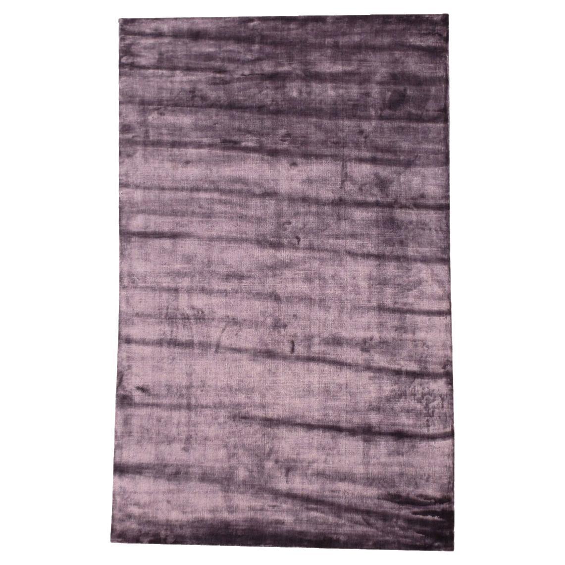 Tappeto moderno in seta viola in vendita