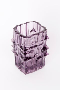 Vase violet de Vladislav Urban pour l'Union de Sklo, 20e siècle, Europe, années 1960