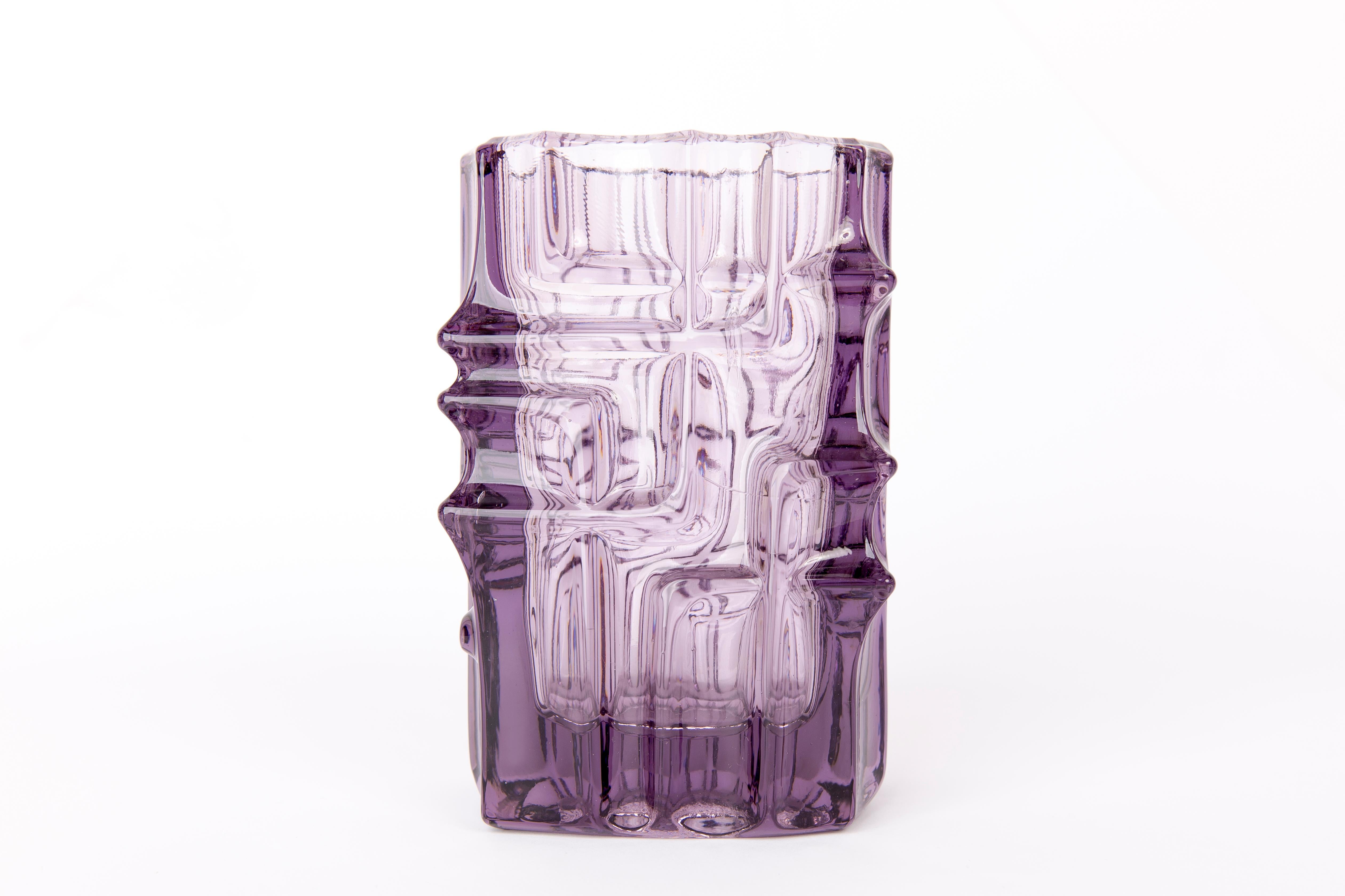 Mid-Century Modern Violet Vase by Vladislav Urban for Sklo Union, 20th Century, Europe, 1960s For Sale
