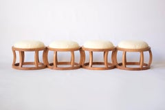 Violette niedrige stapelbare hocker - 4er set in kirsche und cremefarbenem boucle von KLN Studio