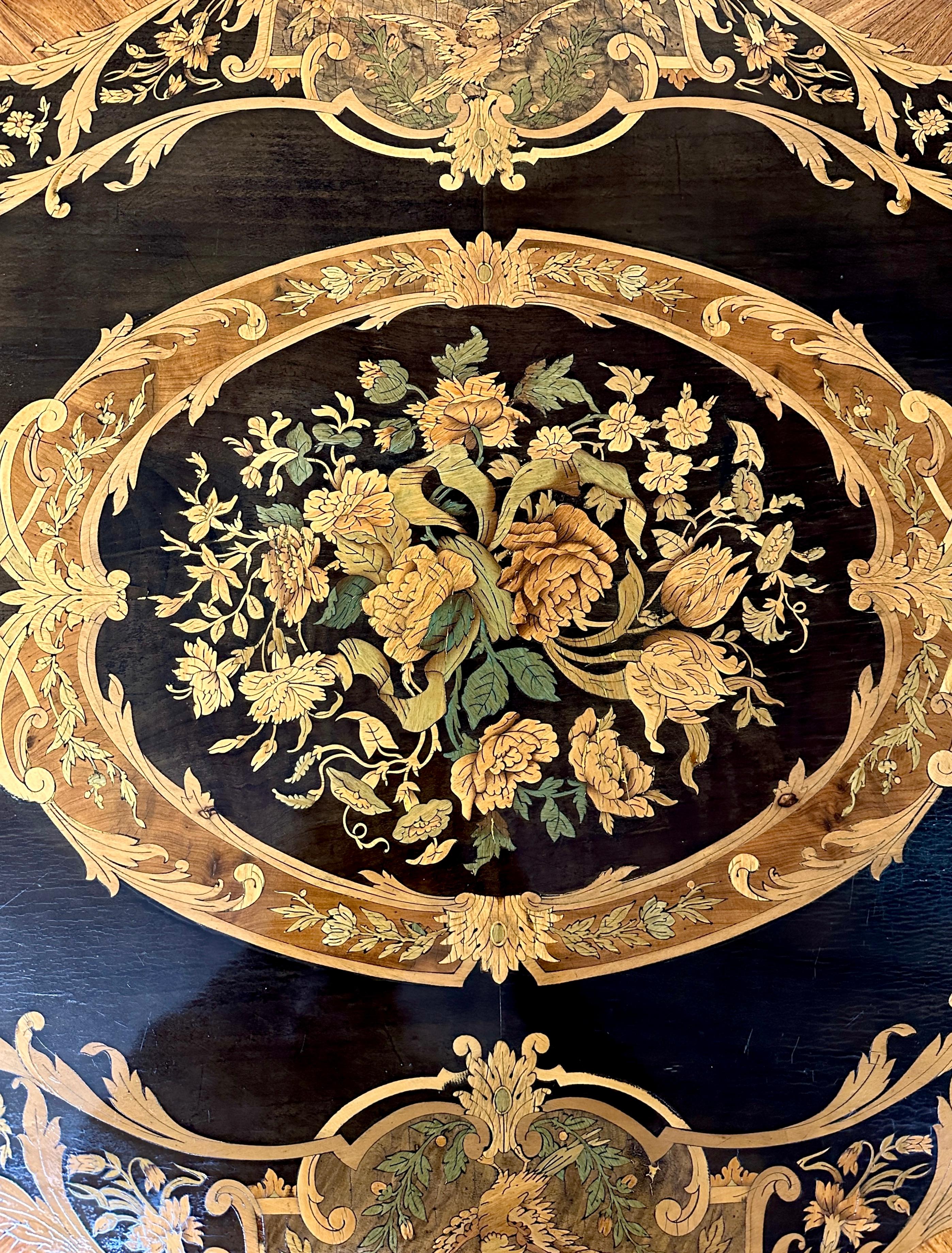 Table centrale en forme de violon en marqueterie, ou bureau, période Napoléon III Excellent état - En vente à NONANCOURT, FR