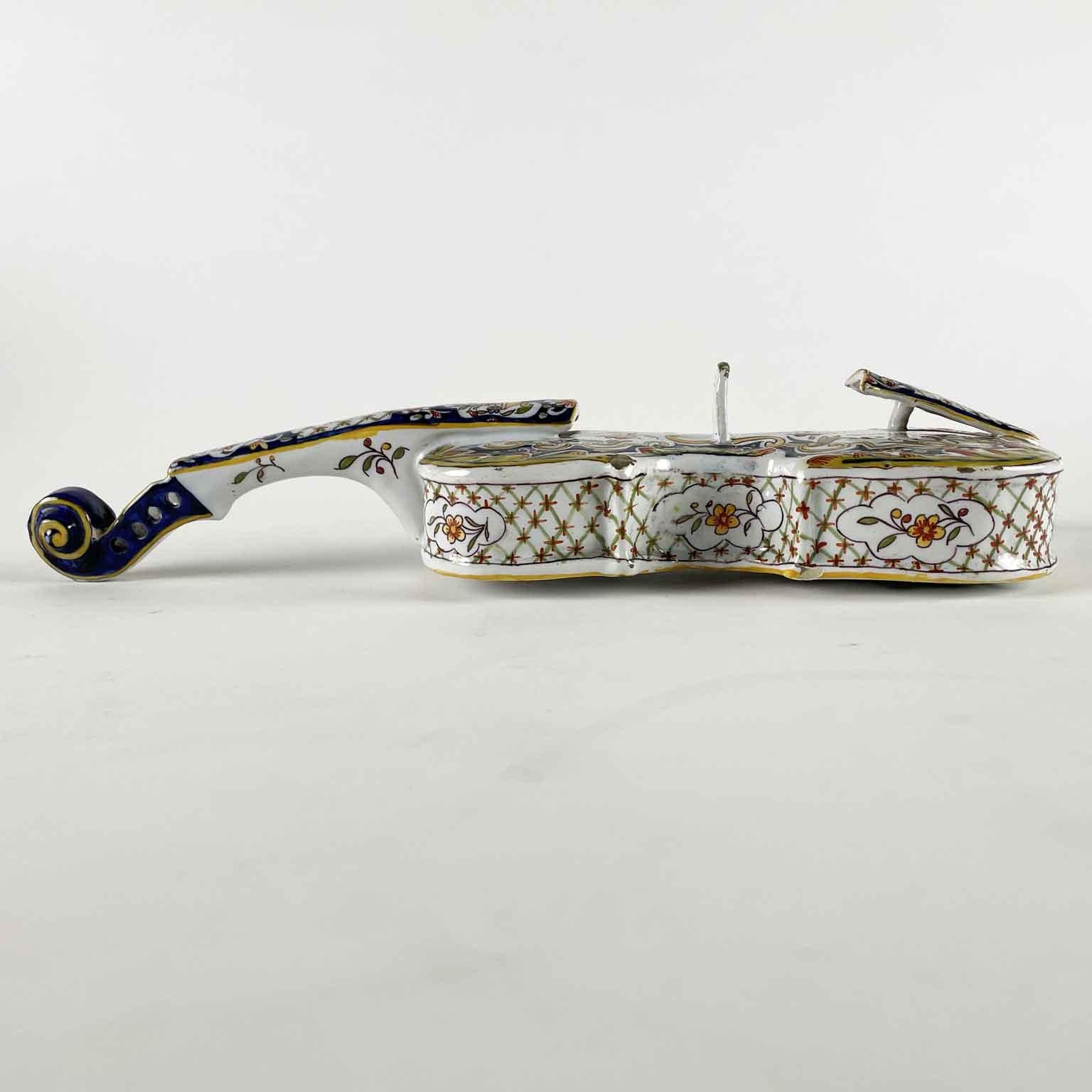 Violín En Mayólica Manufactura Rouen Principios 1800 Cerámica Musical Francesa en Bueno estado para la venta en Milano, MI