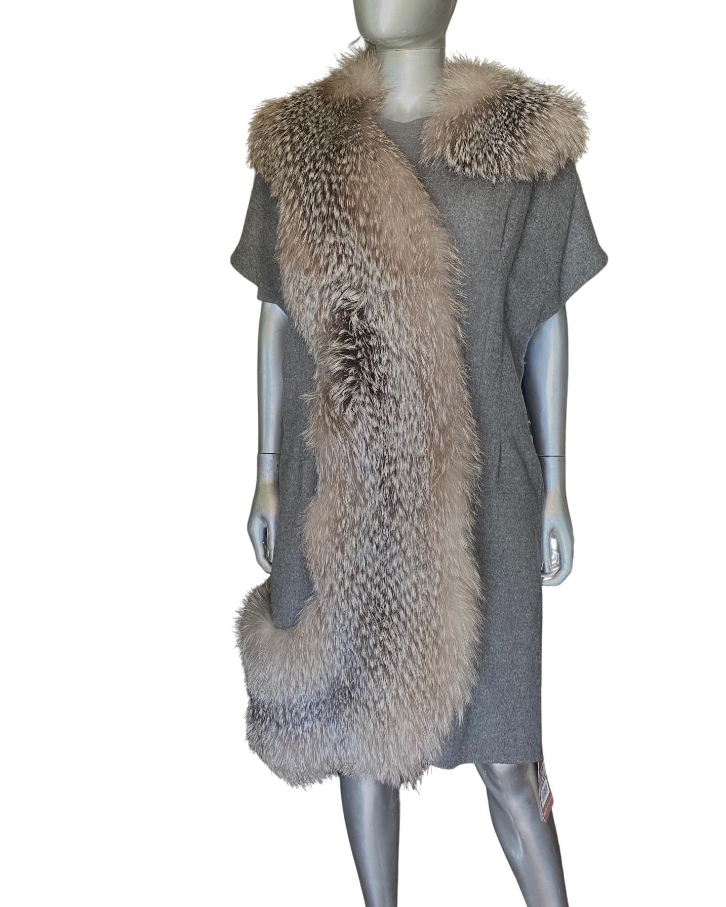 Vionnet Paris Cashmere and Fur Coat (NWT) w/ Addtl Dress & Trouser Set Size 8/10 For Sale 2