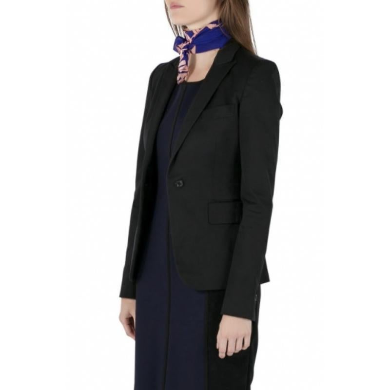 Vionnet Paris Lila Seidenschal mit Blattdruck im Zustand „Hervorragend“ im Angebot in Dubai, Al Qouz 2