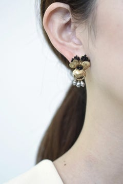 viora earring(black)  / vintage jewelry , 1970's vintage parts