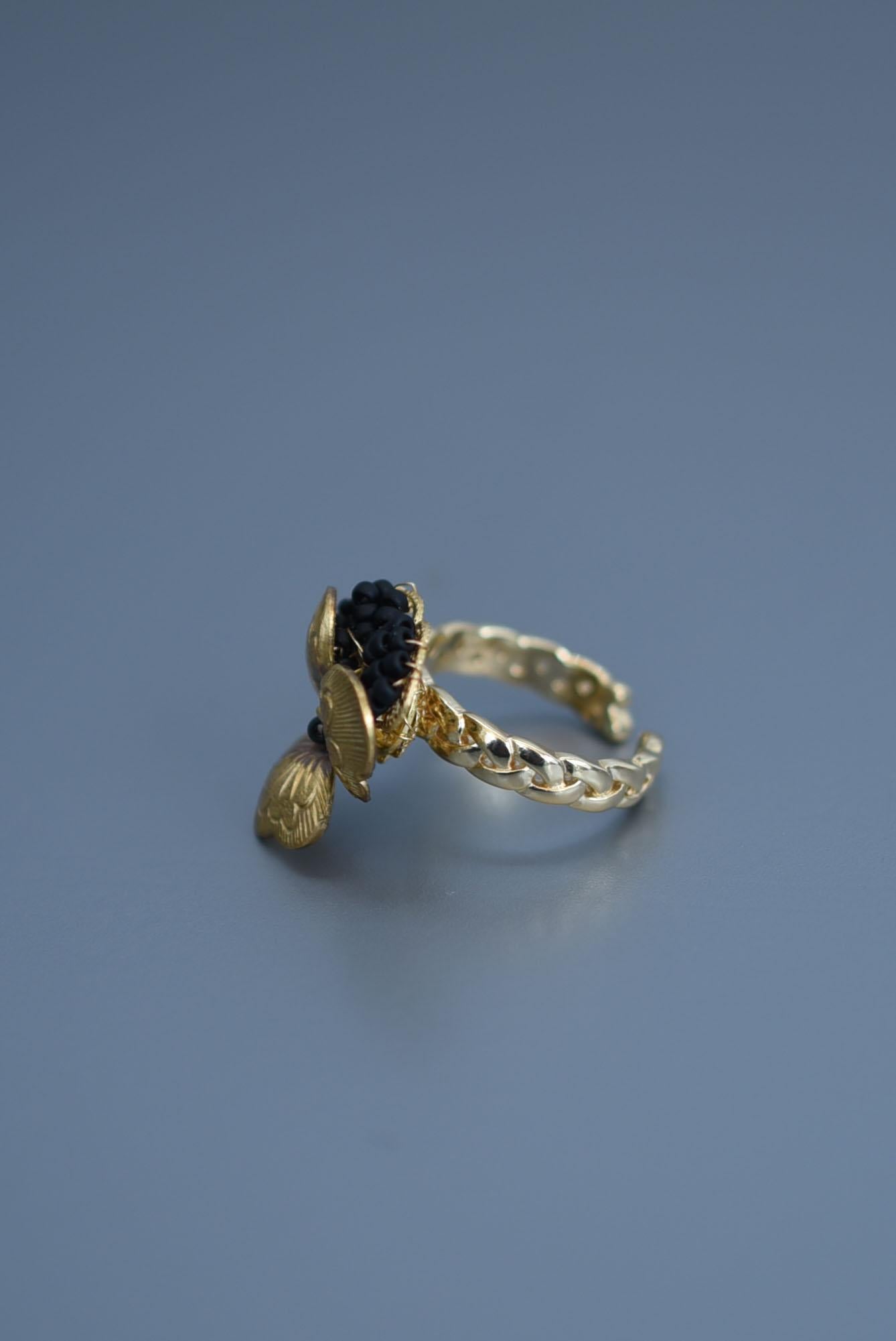 Artisan viora ring（black)  / vintage jewelry , 1970's vintage parts For Sale