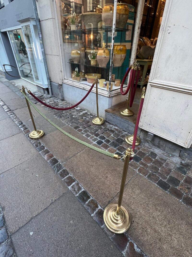 Barrier de contrôle des foules VIP - Supports et cordes en laiton en vente 4