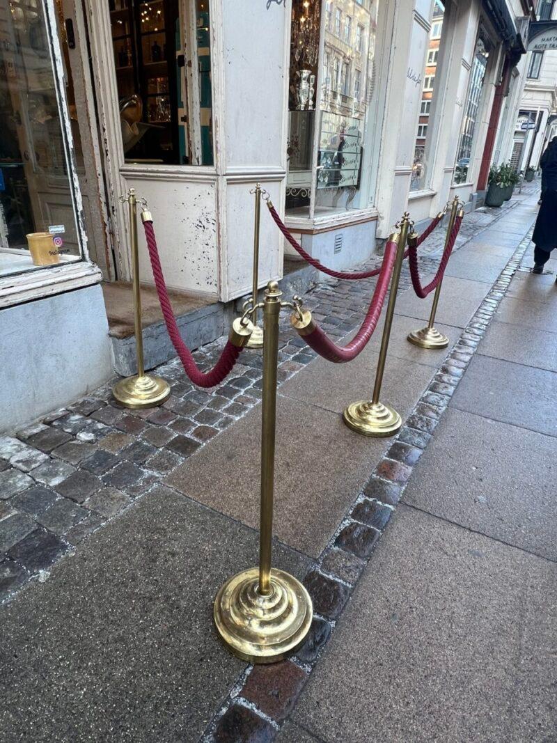 Français Barrier de contrôle des foules VIP - Supports et cordes en laiton en vente