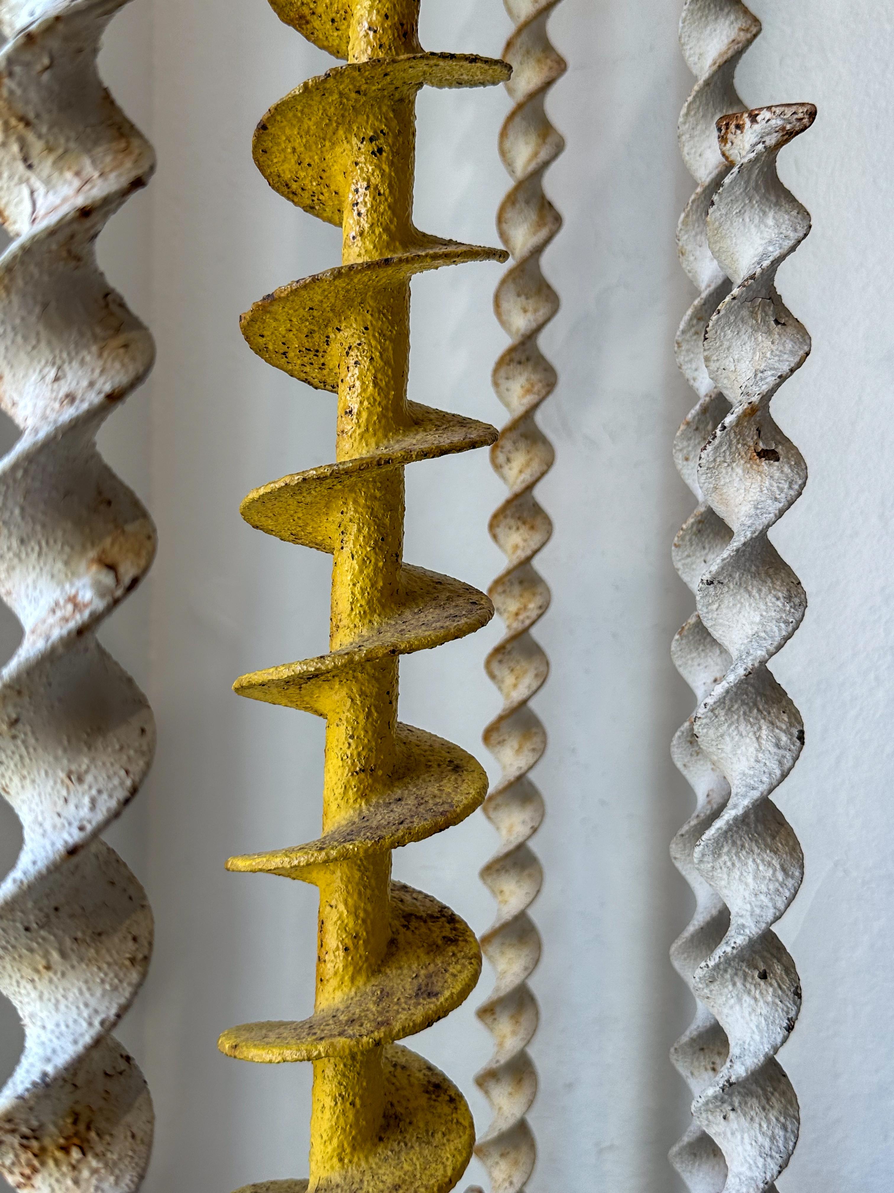 Américain Sculpture en métal Virgil Cantini en vente