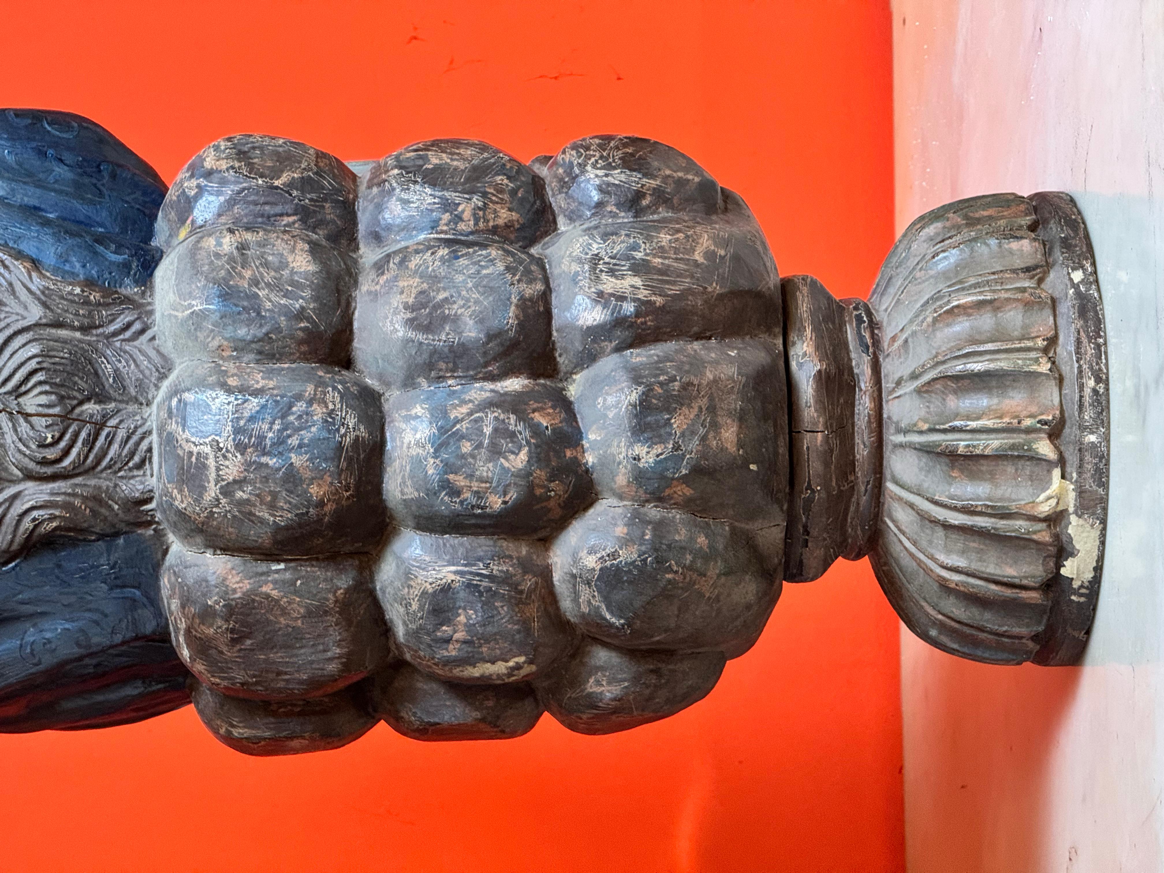 Vierge à l'enfant en bois polychrome sur un nuage avec des chérubins, Espagne/Colonie Bon état - En vente à Madrid, ES