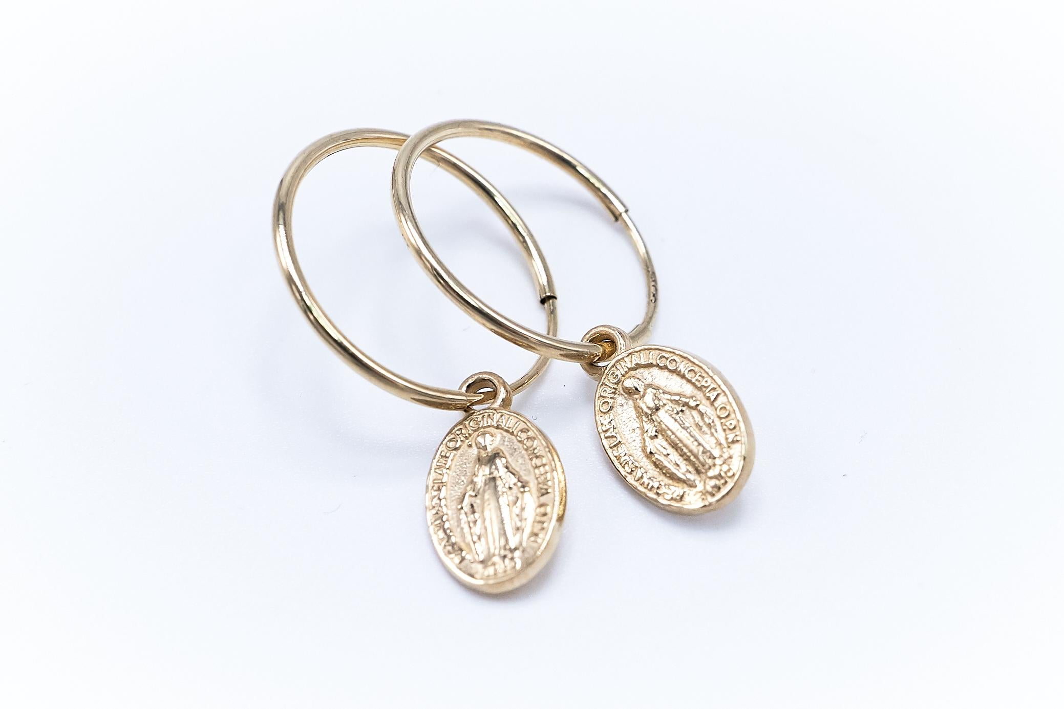Virgin Mary Earrings Medal Earrings Gold Hoops J Dauphin In New Condition For Sale In Los Angeles, CA