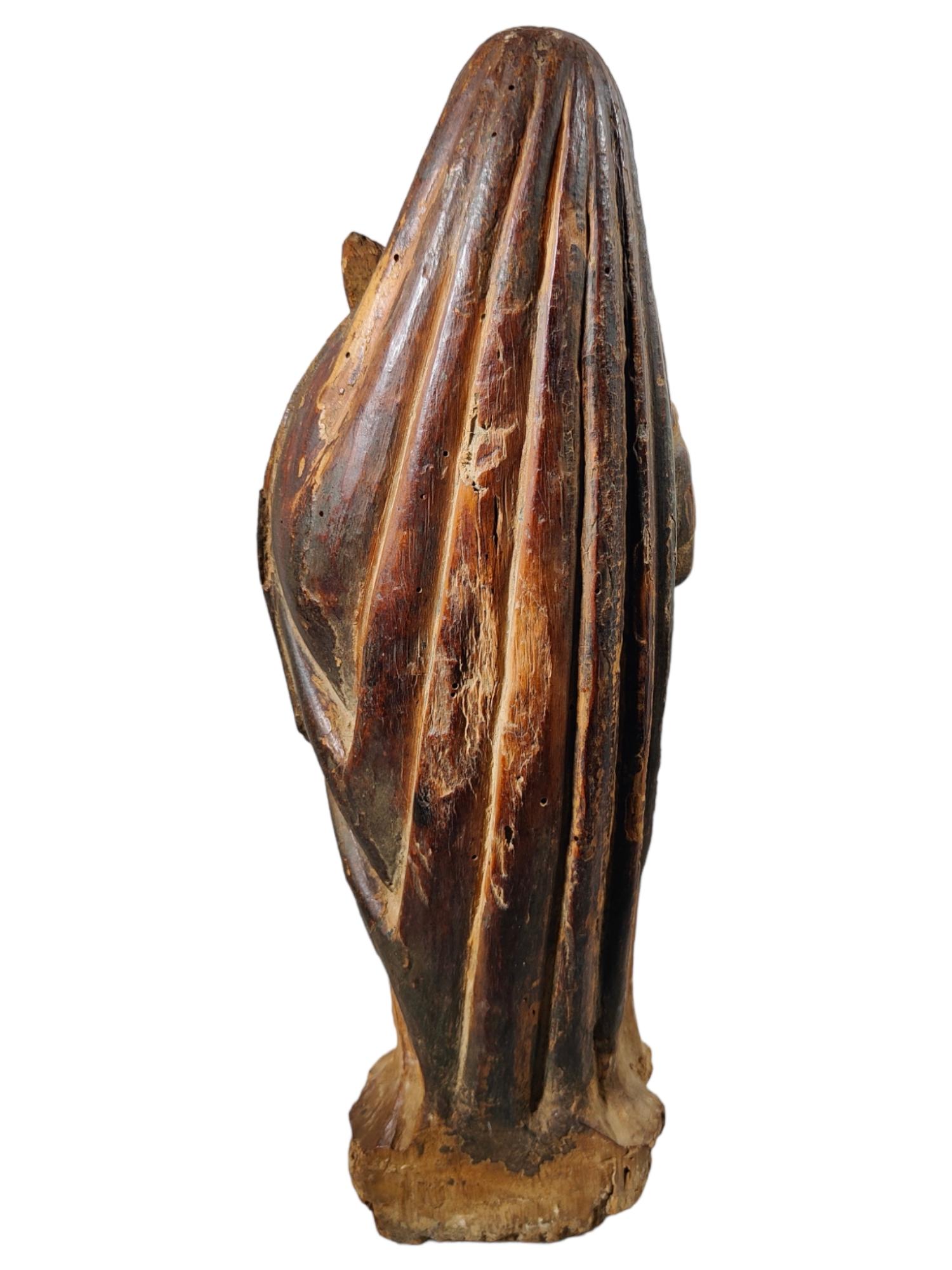 Virgin Mary in Wood from the 16ith Century 5