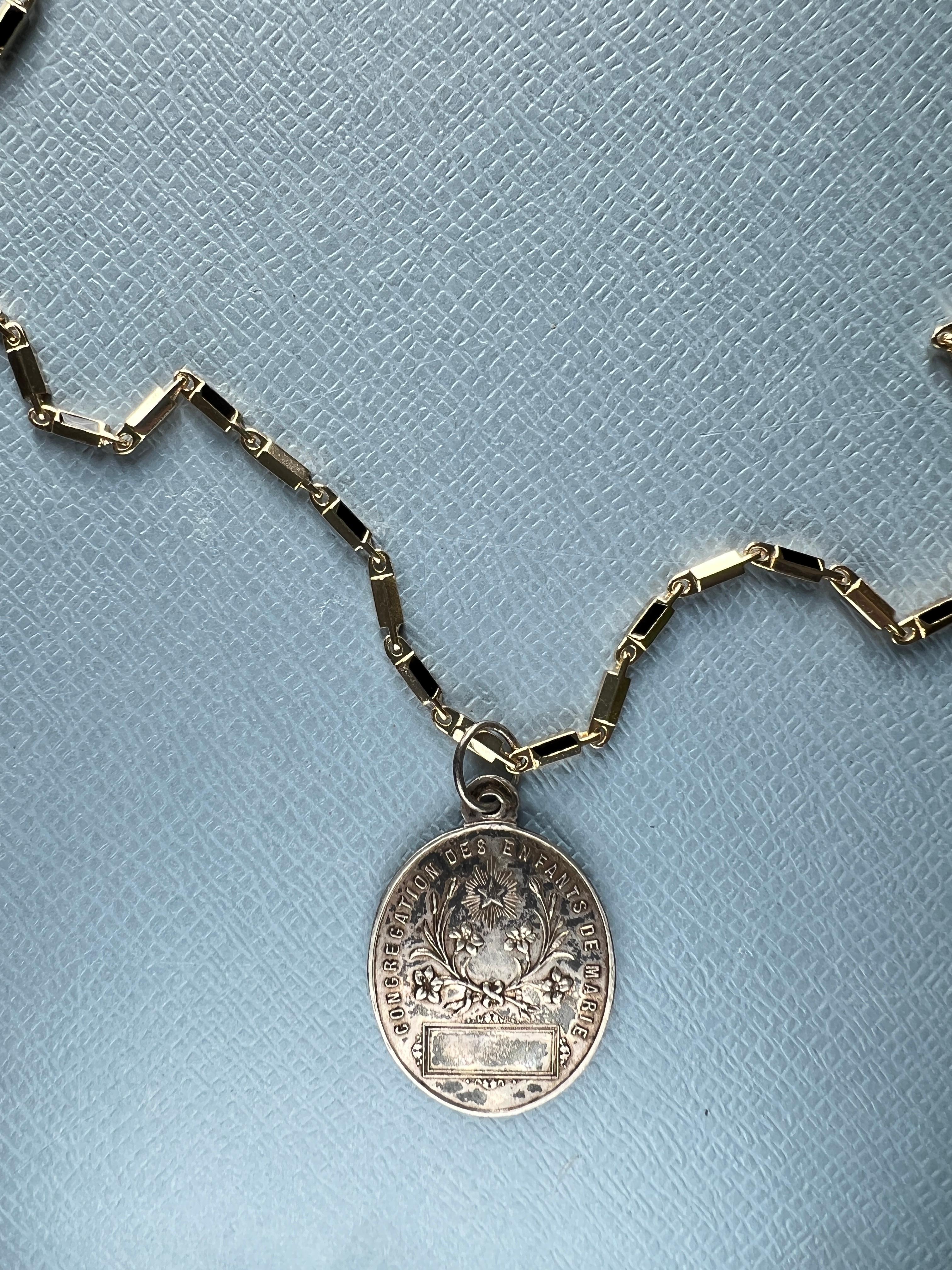 Virgin Mary Medal Chain Necklace For Sale 2
