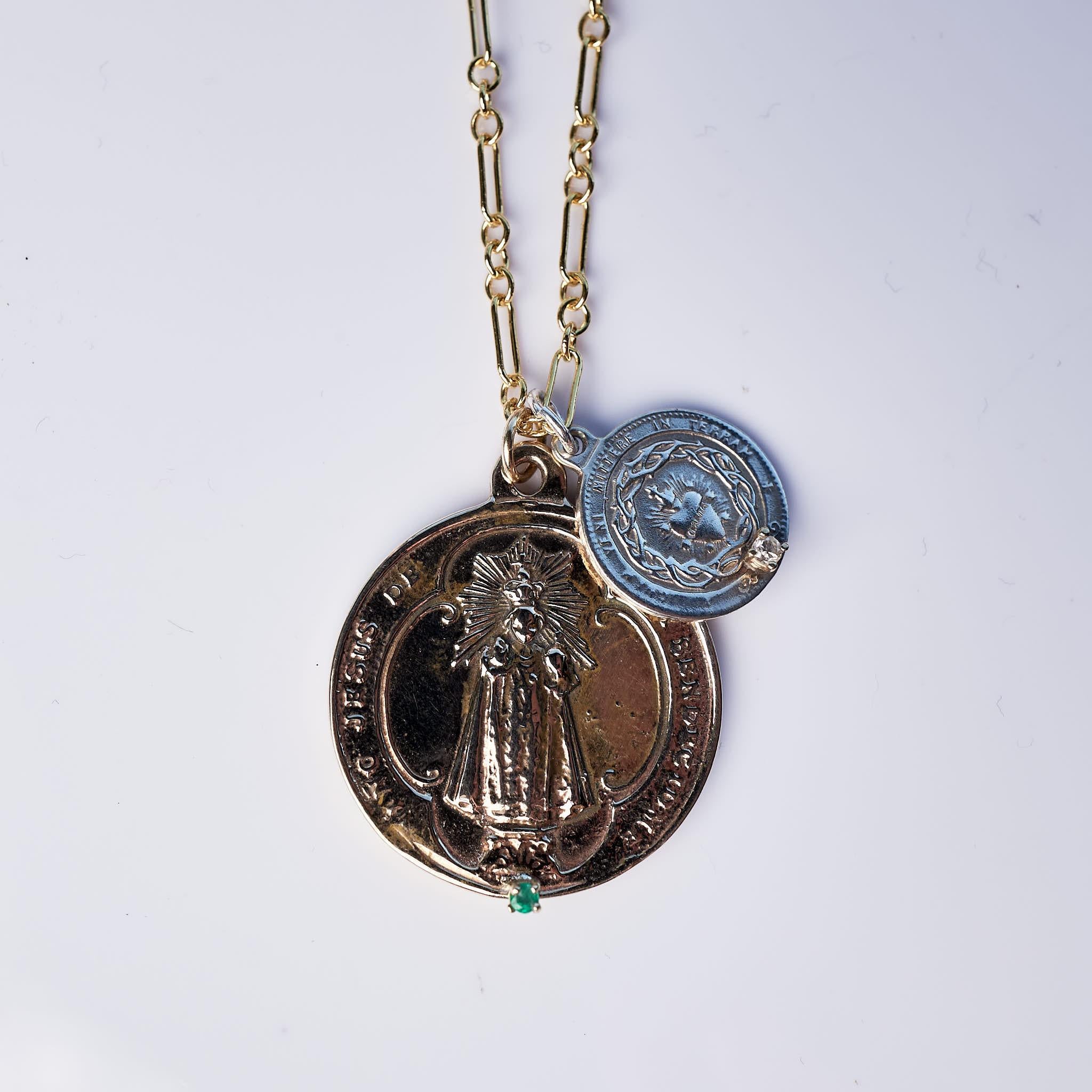 Victorien Chaîne collier en argent et bronze J Dauphin avec médaille de la Vierge Marie en forme de cœur sacré et émeraude en vente