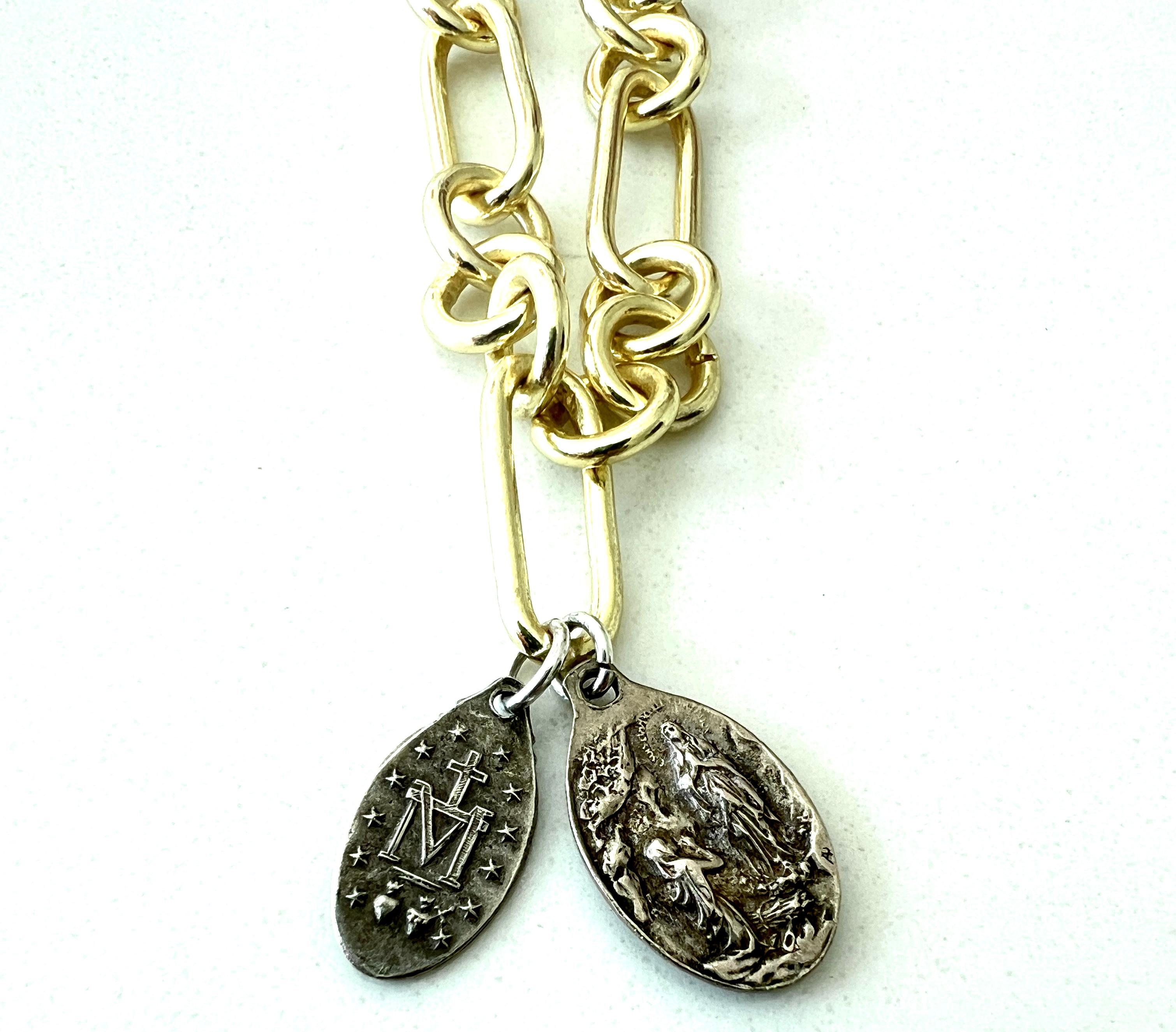 Collana girocollo a catena con medaglie della Vergine Maria in vendita 4
