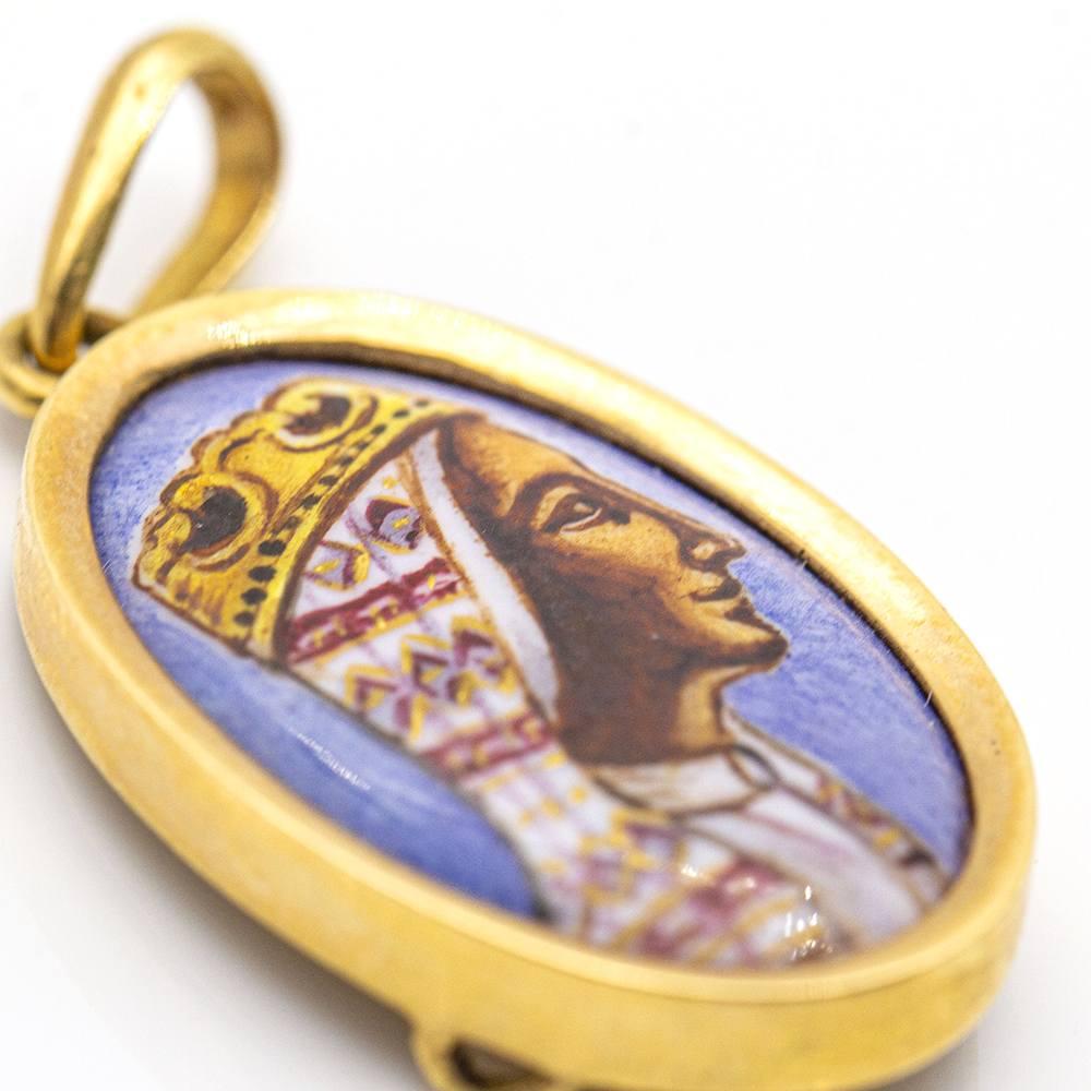 Gold medal Virgin of Montserrat, with fire enamel technique.  Measures: 3,2 cm long (including ring) and 1,5 cm wide. Brand new product. Ref.: D359724LF