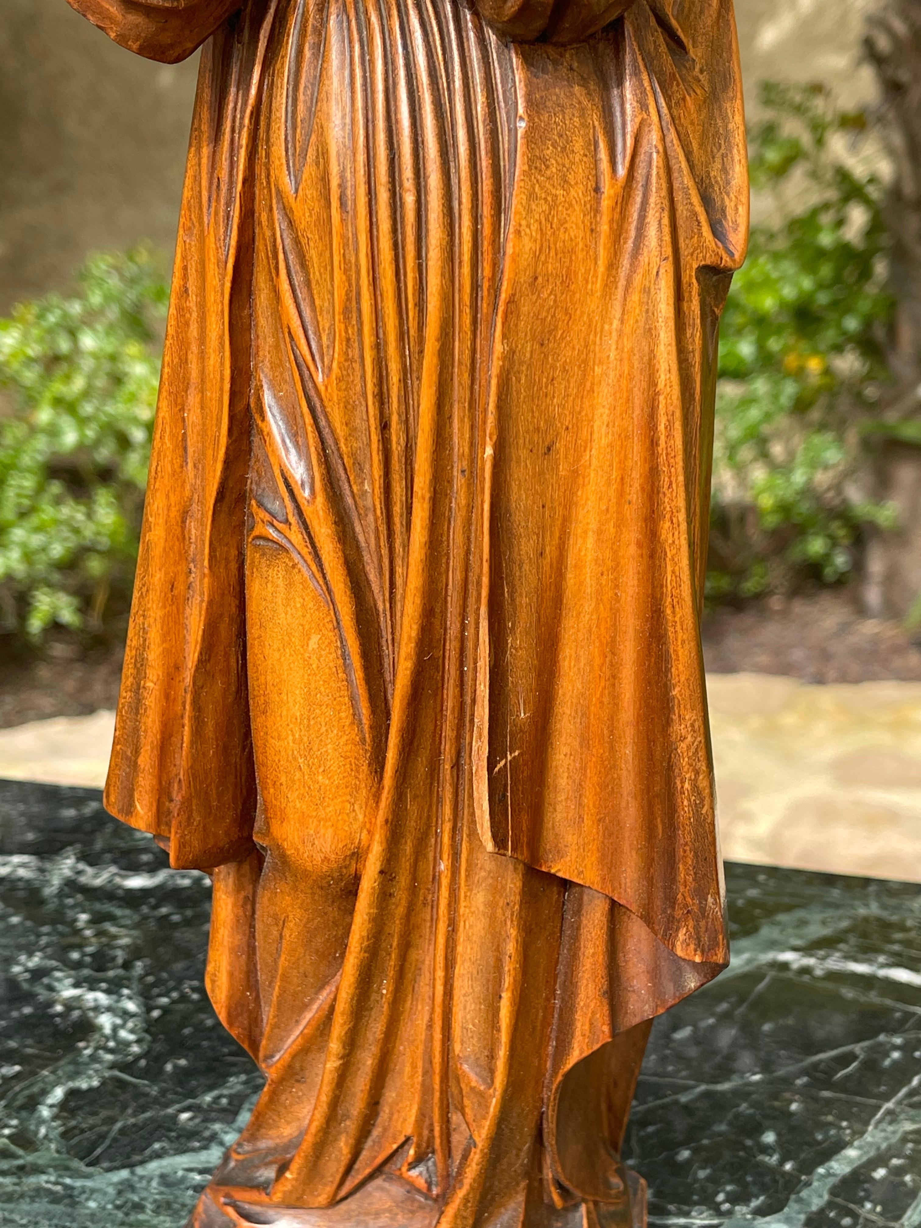 European Virgin Of Nuremberg In Carved Boxwood, XIXth century For Sale