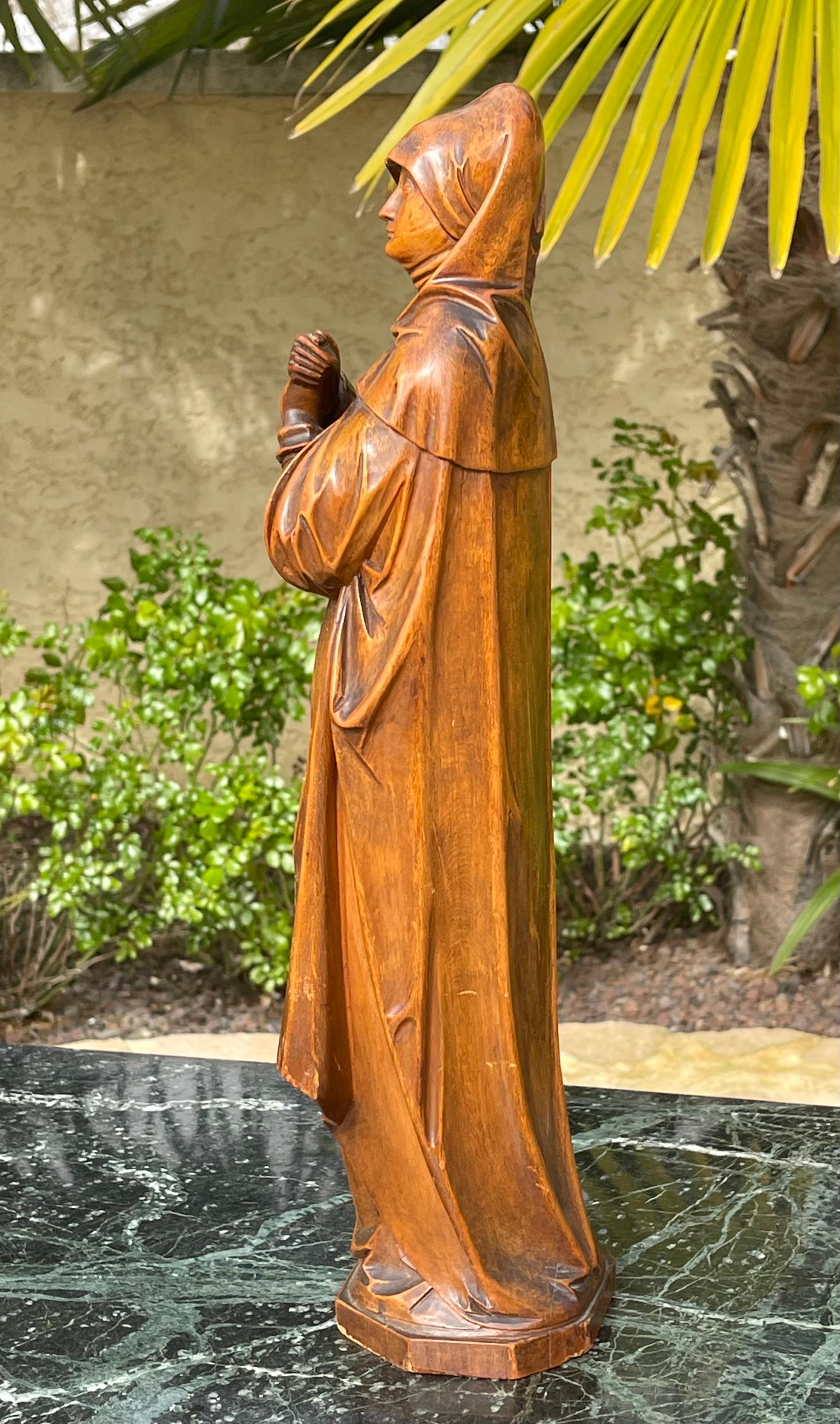Virgin of Nuremberg en buis sculpté, XIXe siècle Bon état - En vente à Beaune, FR
