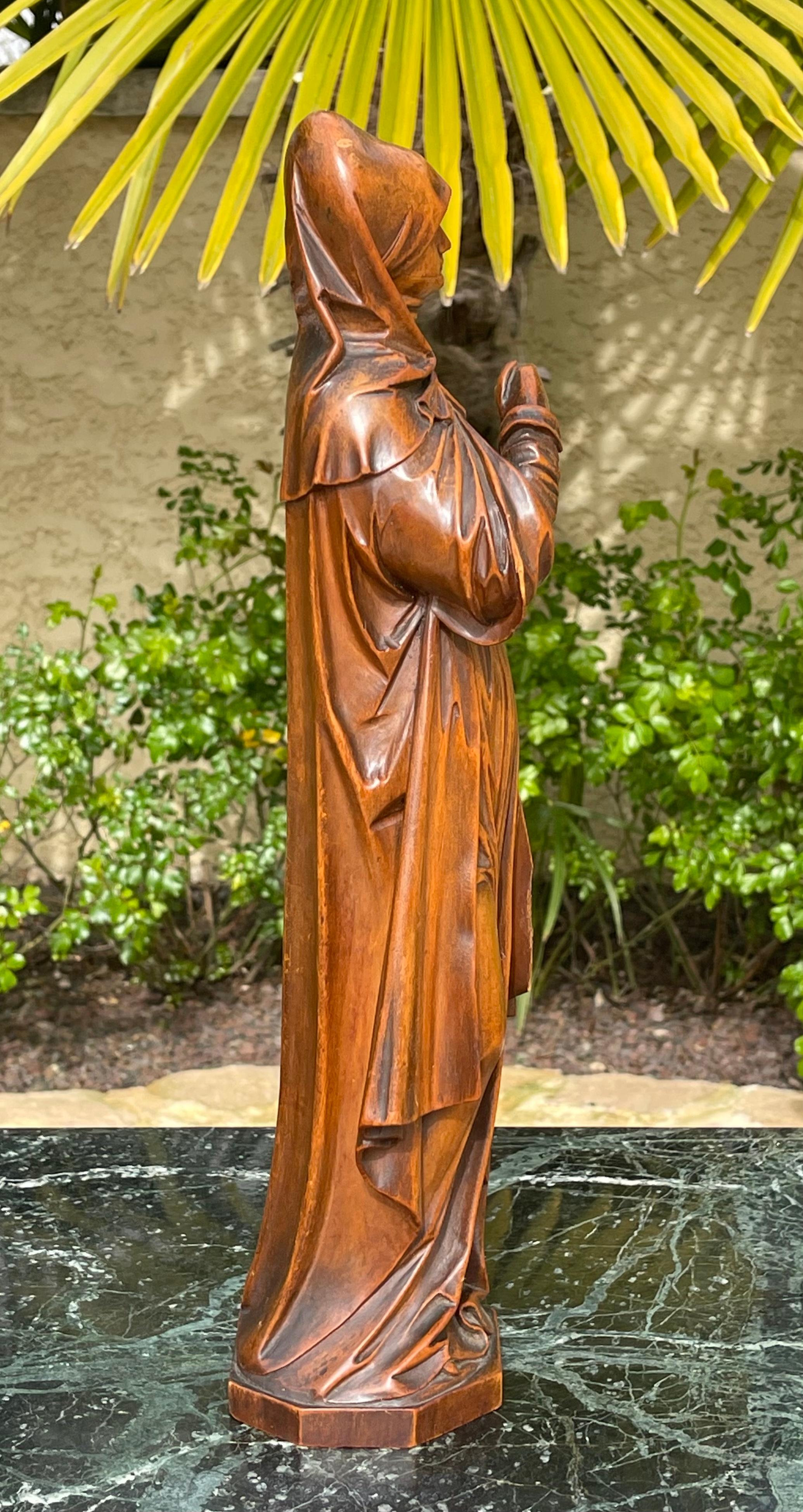 Virgin of Nuremberg en buis sculpté, XIXe siècle en vente 2