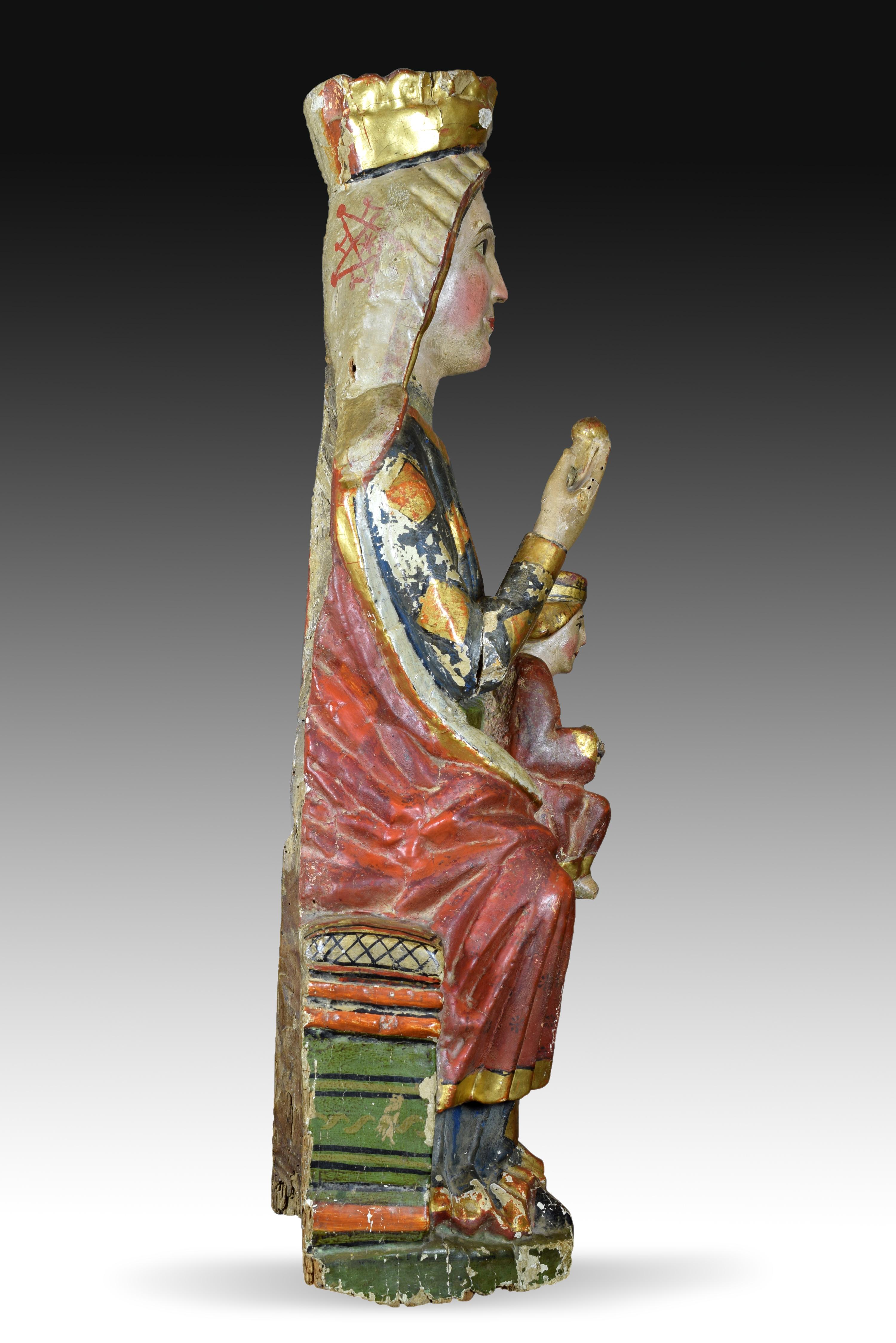 Virgin with Child. Carved and polychrome wood. Spanish school, 13th century. In Fair Condition For Sale In Madrid, ES