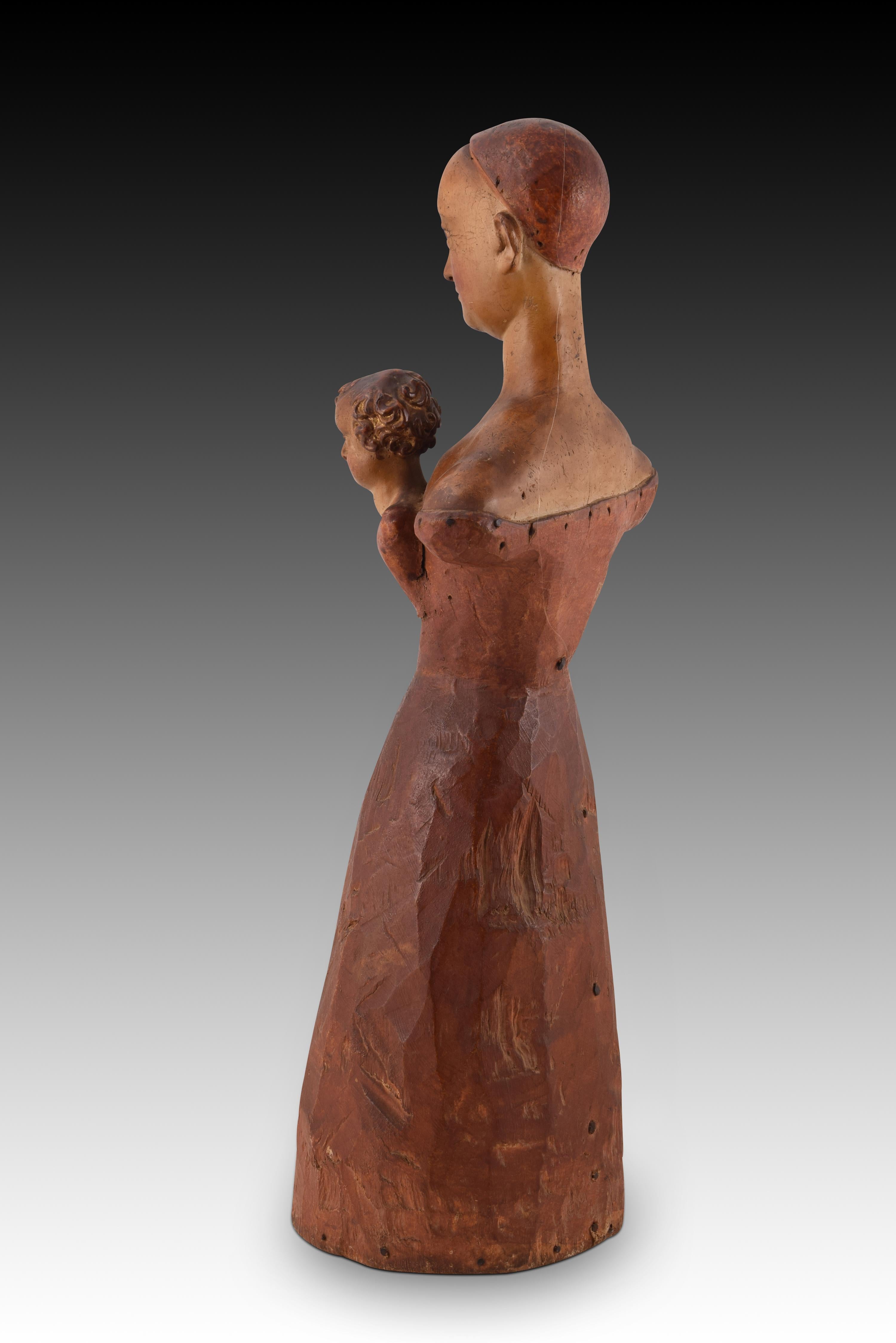 Virgin with Child (dress-up). Wood. Spanish school, 17th century. In Fair Condition In Madrid, ES