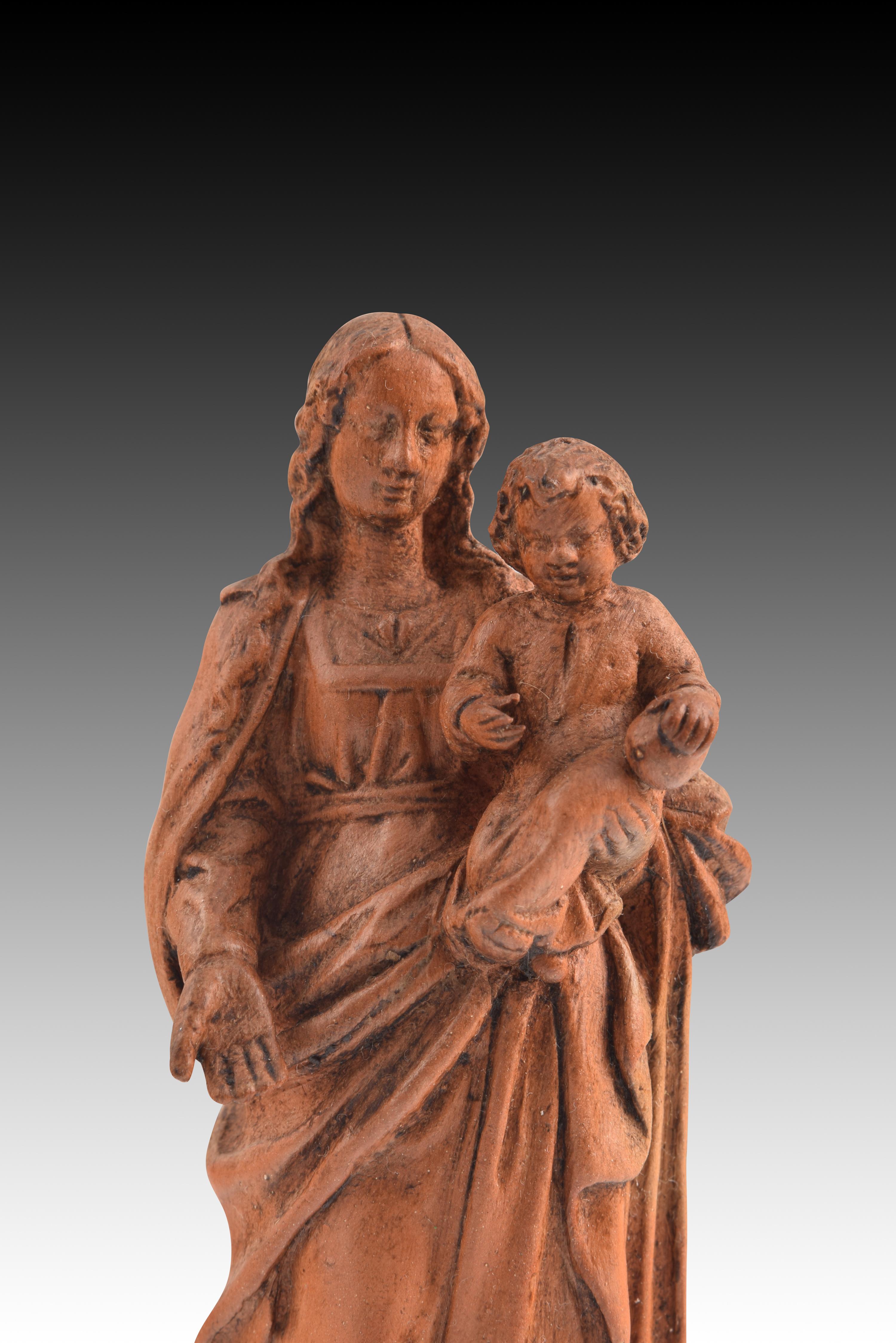 Virgin with Child. Terracotta. 20th century, after 17th century models. In Good Condition For Sale In Madrid, ES