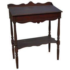 Virginia 1840 Master Desk Original Surface Wonderful Shaped Apron and Turnings