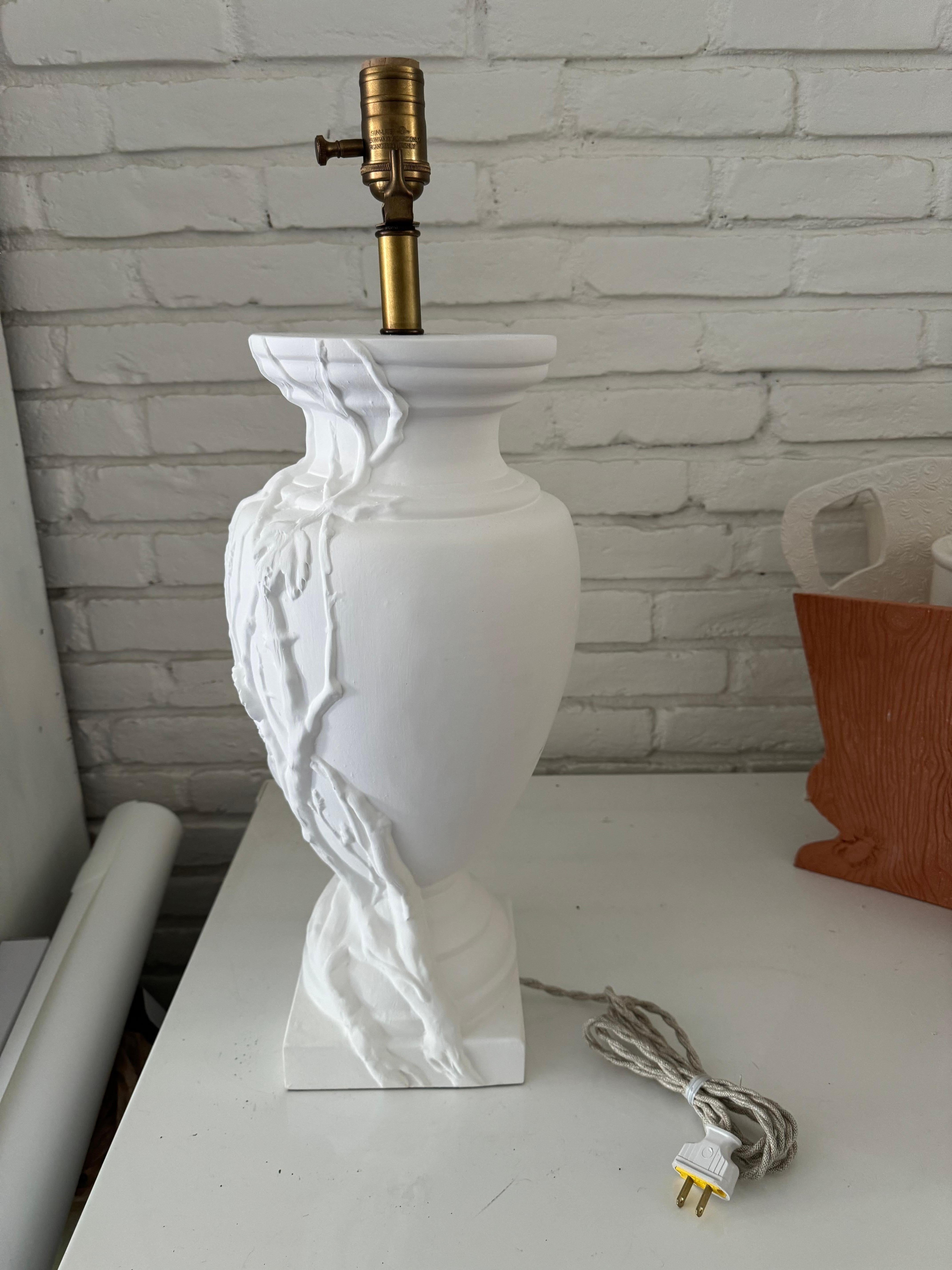 Virginia Creeper urn lamp In New Condition For Sale In Houston, TX