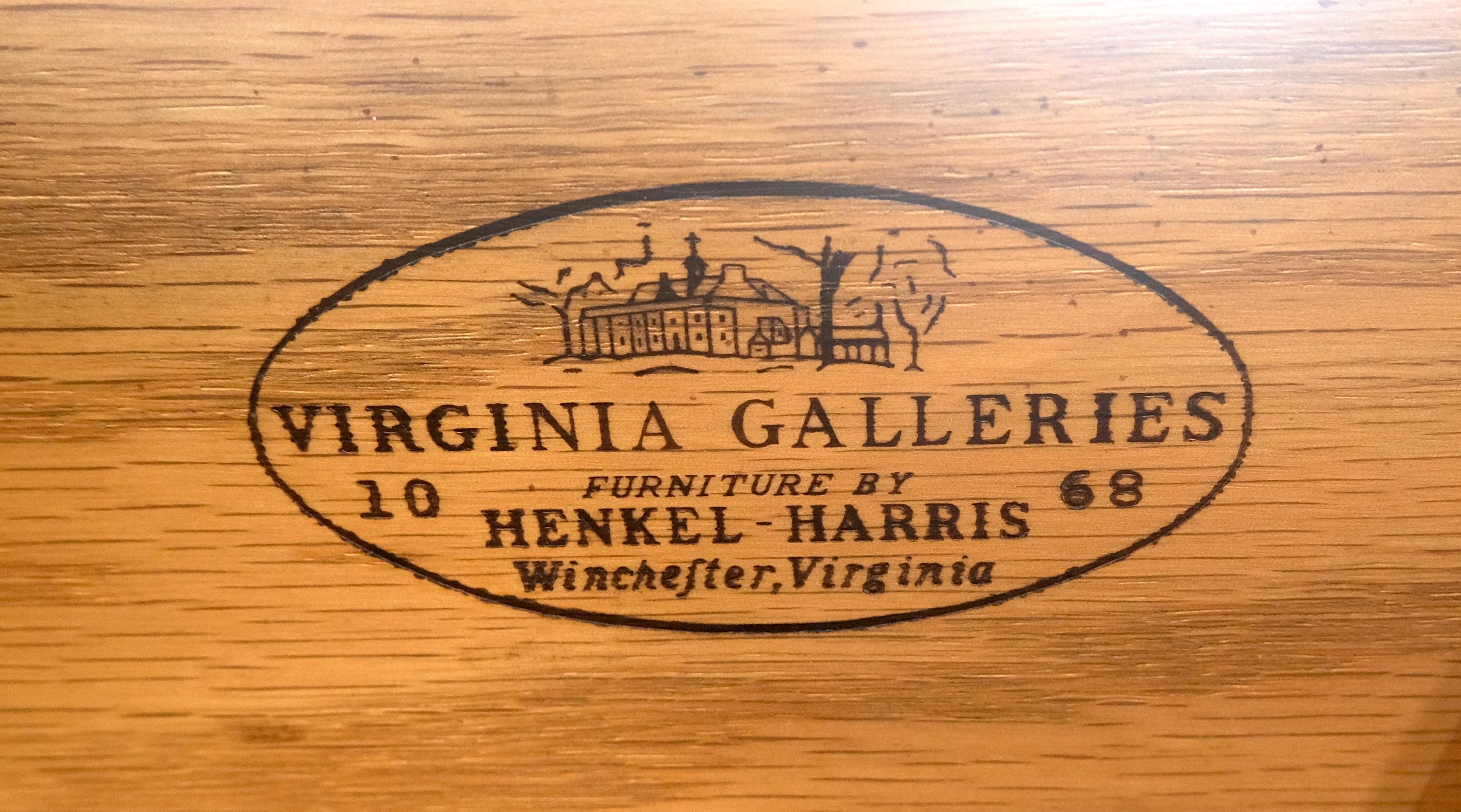 Buffet à double tiroir Henkel Harris, Virginia Galleries en vente 9