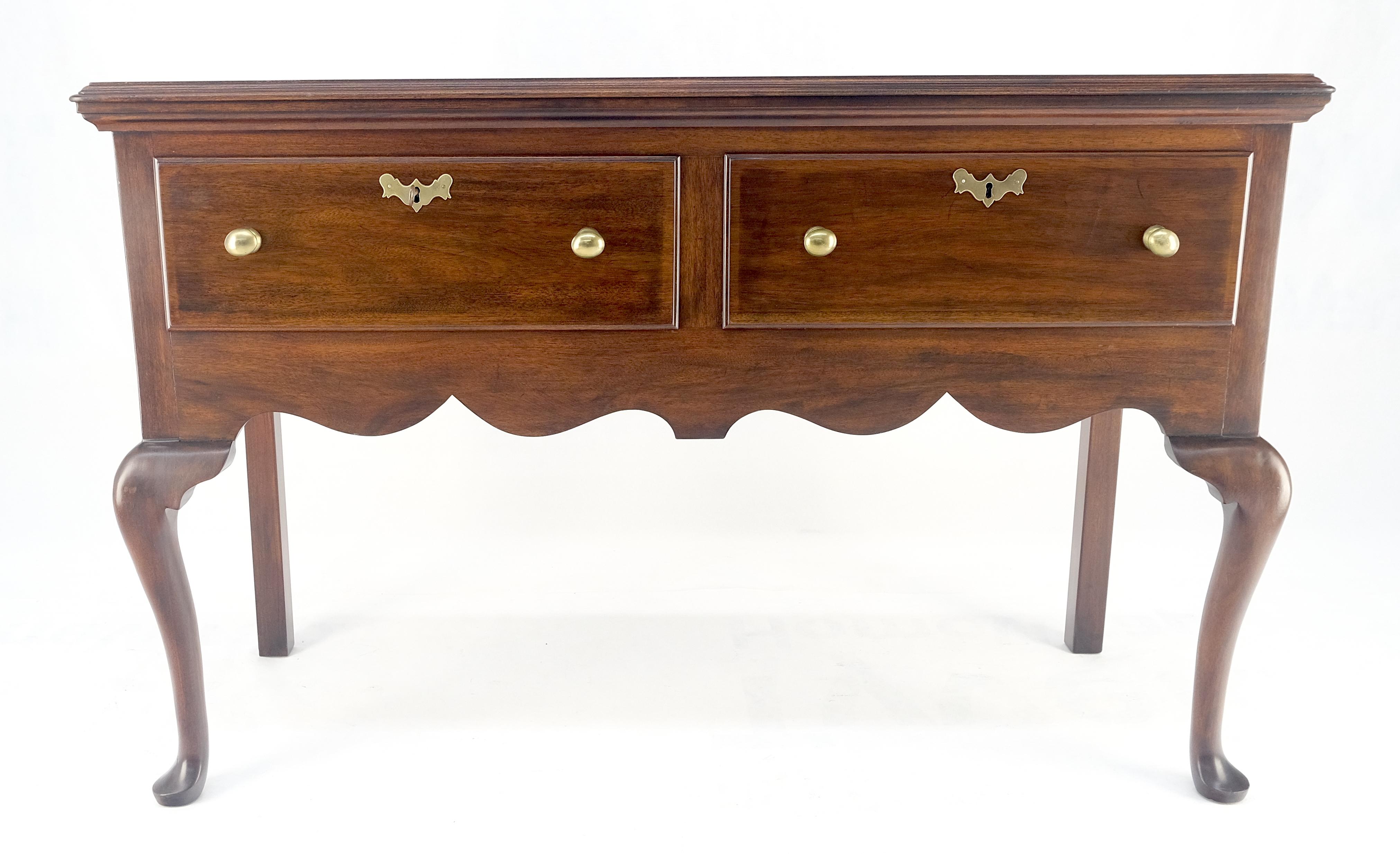 Américain Buffet à double tiroir Henkel Harris, Virginia Galleries en vente