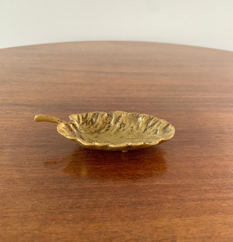 Virginia Metalcrafters Brass Leaf Trinket Dish For Sale at 1stDibs
