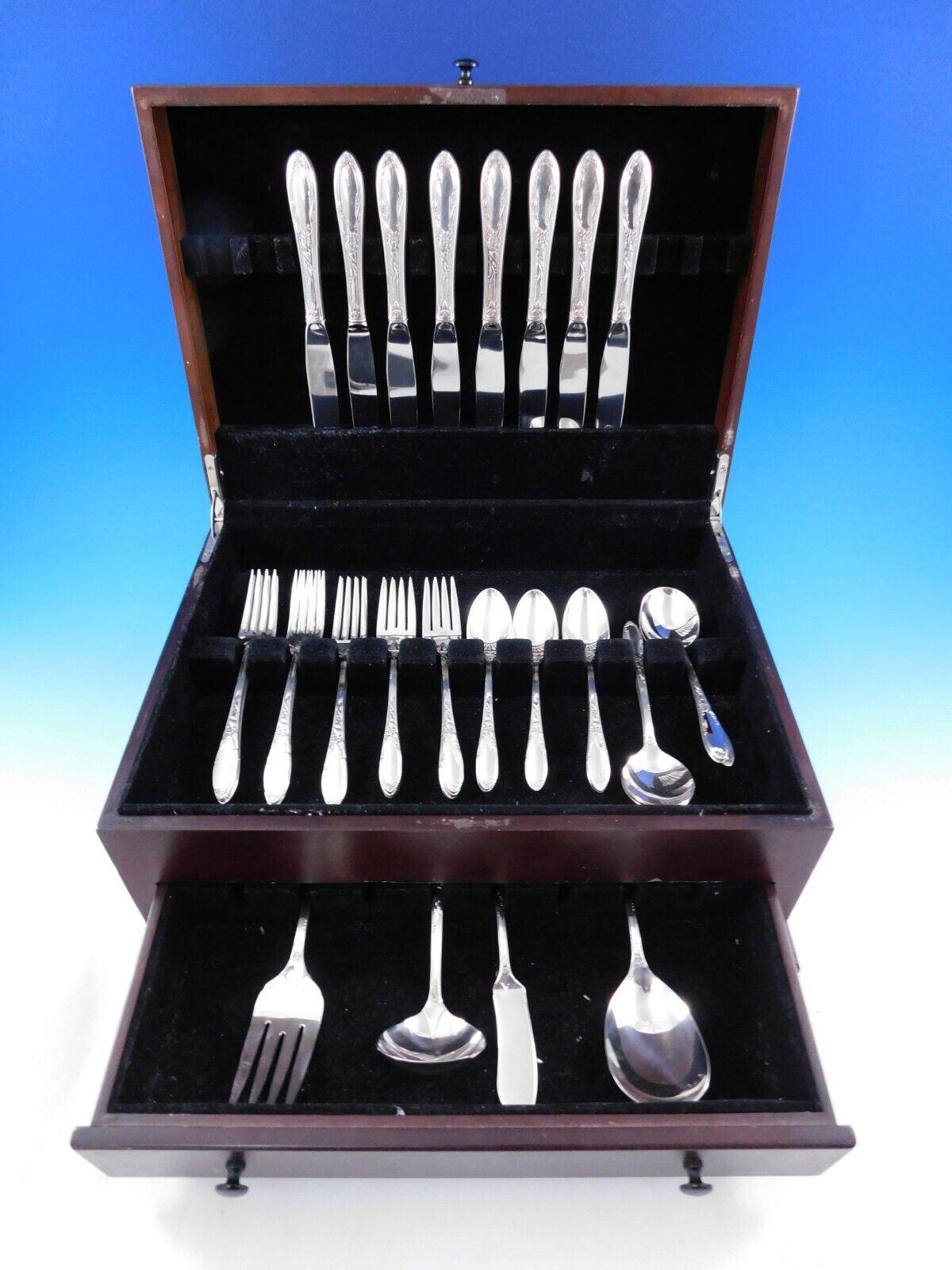 Service de couverts en argent sterling Virginian by Oneida - 44 pièces. Cet ensemble comprend :

8 Couteaux, 9