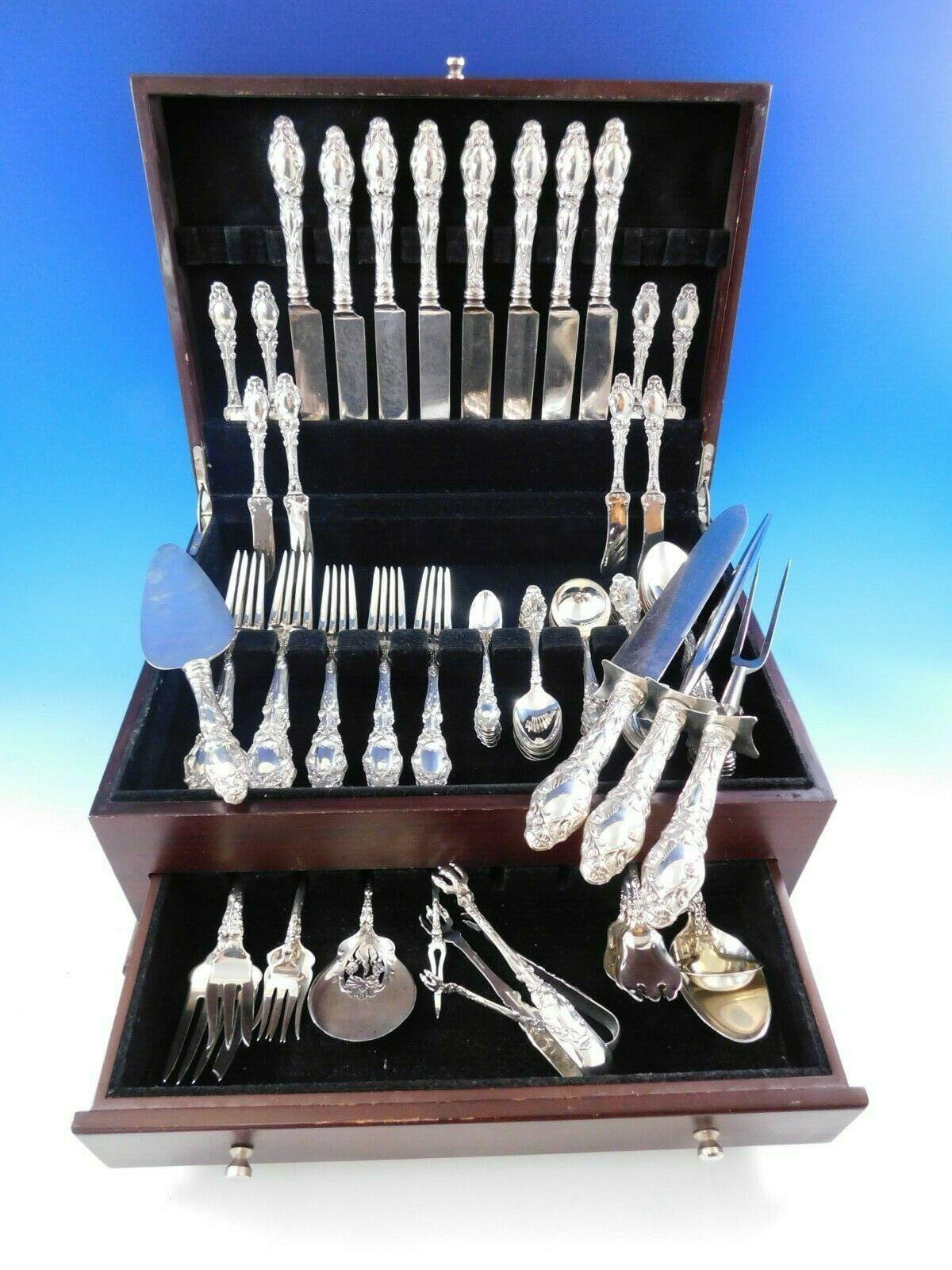 Beautiful Art Nouveau Virginiana bY Gorham (circa 1905) sterling silver Dinner & Luncheon Flatware set - 94 pieces. This set includes:

8 dinner size knives, 9 5/8