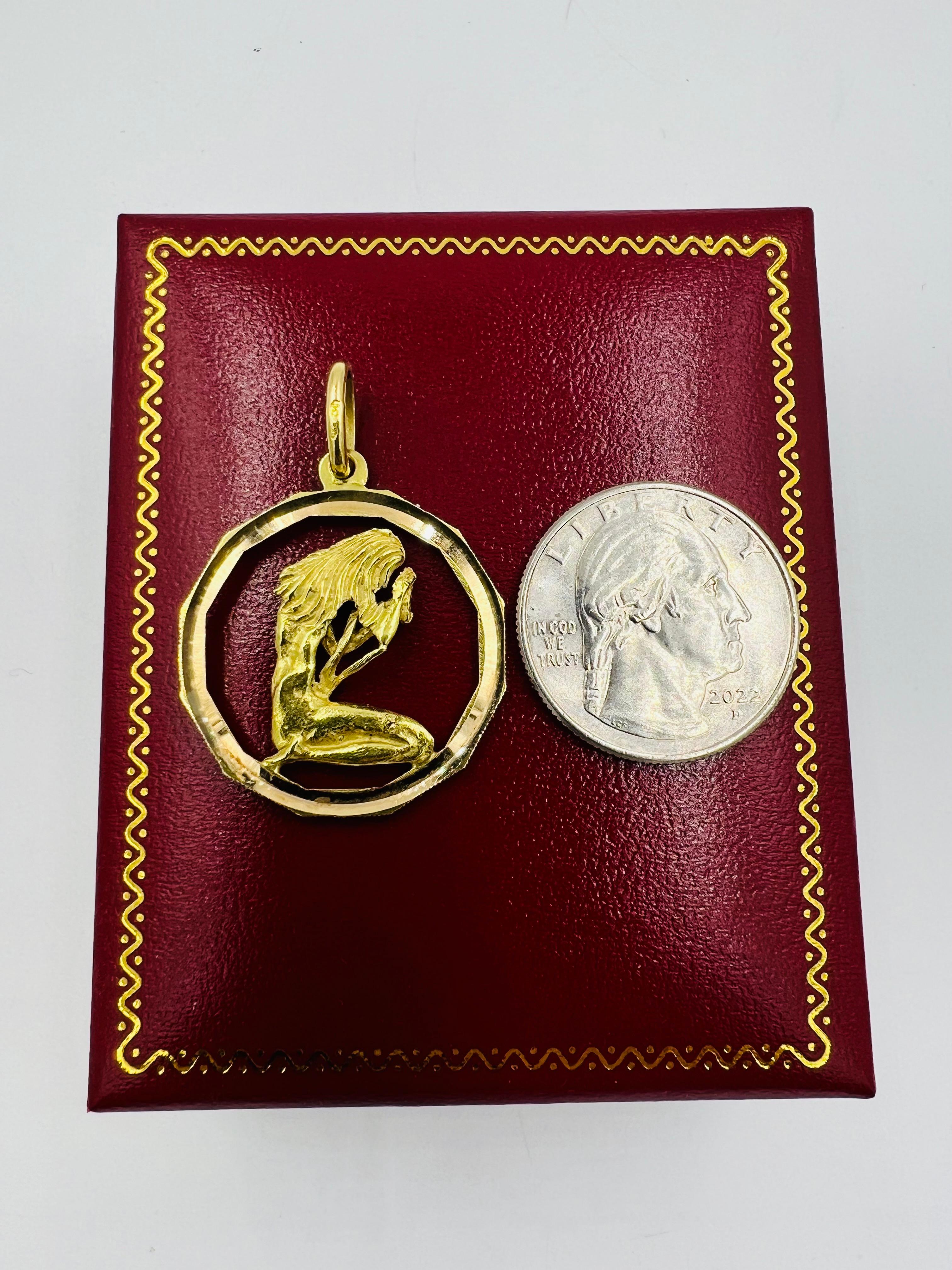 Pendentif Zodiac en or jaune 18k Circa 1970 Unisexe en vente