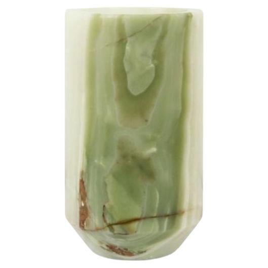 Viridian: Portapiante in marmo persiano verde con dettagli in onice e design organico