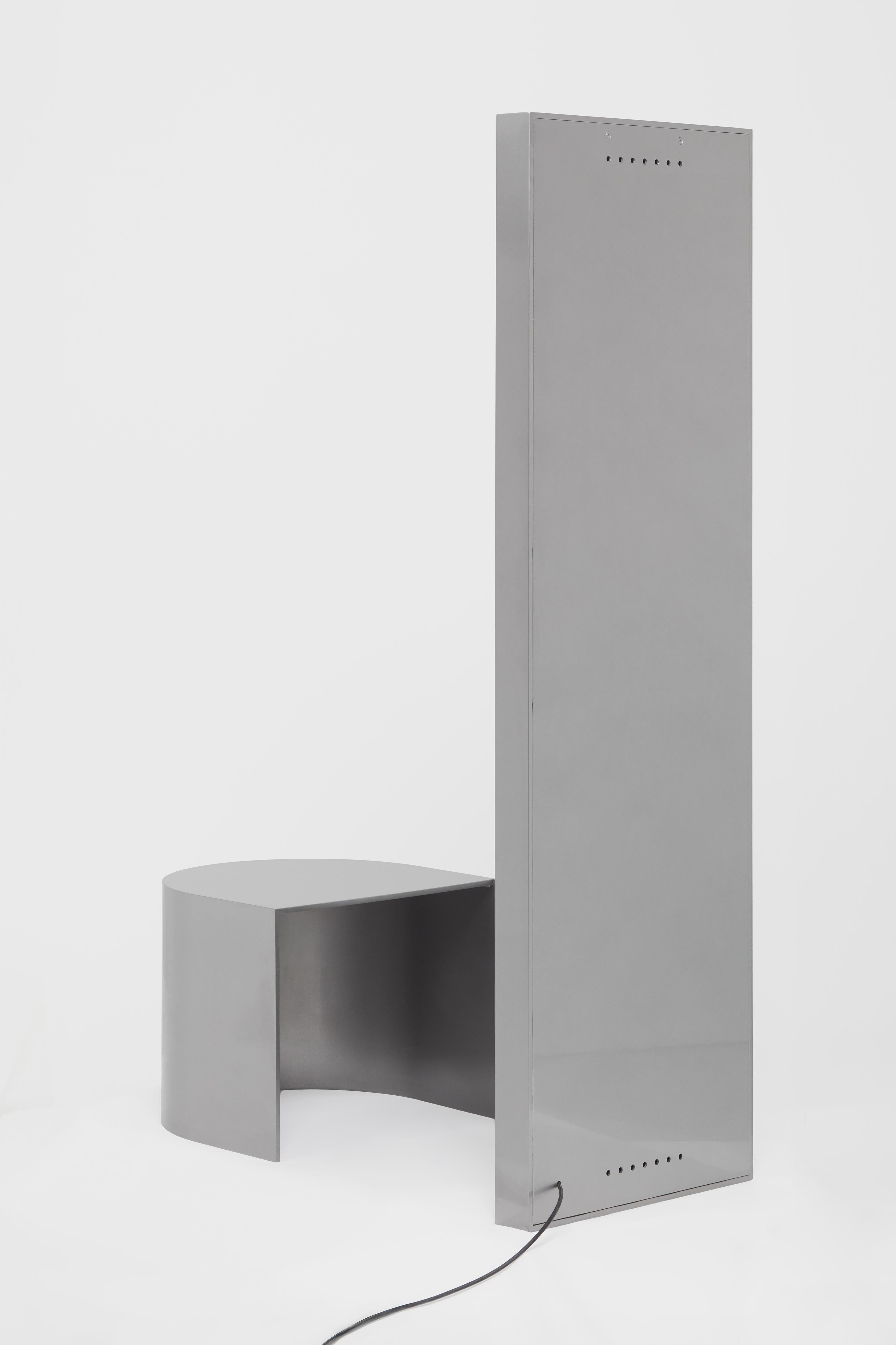 Spagnolo “Vis-à-Vis” Sculptural Steel Mirror and Seat – Collectible Design by MSubiràs in vendita