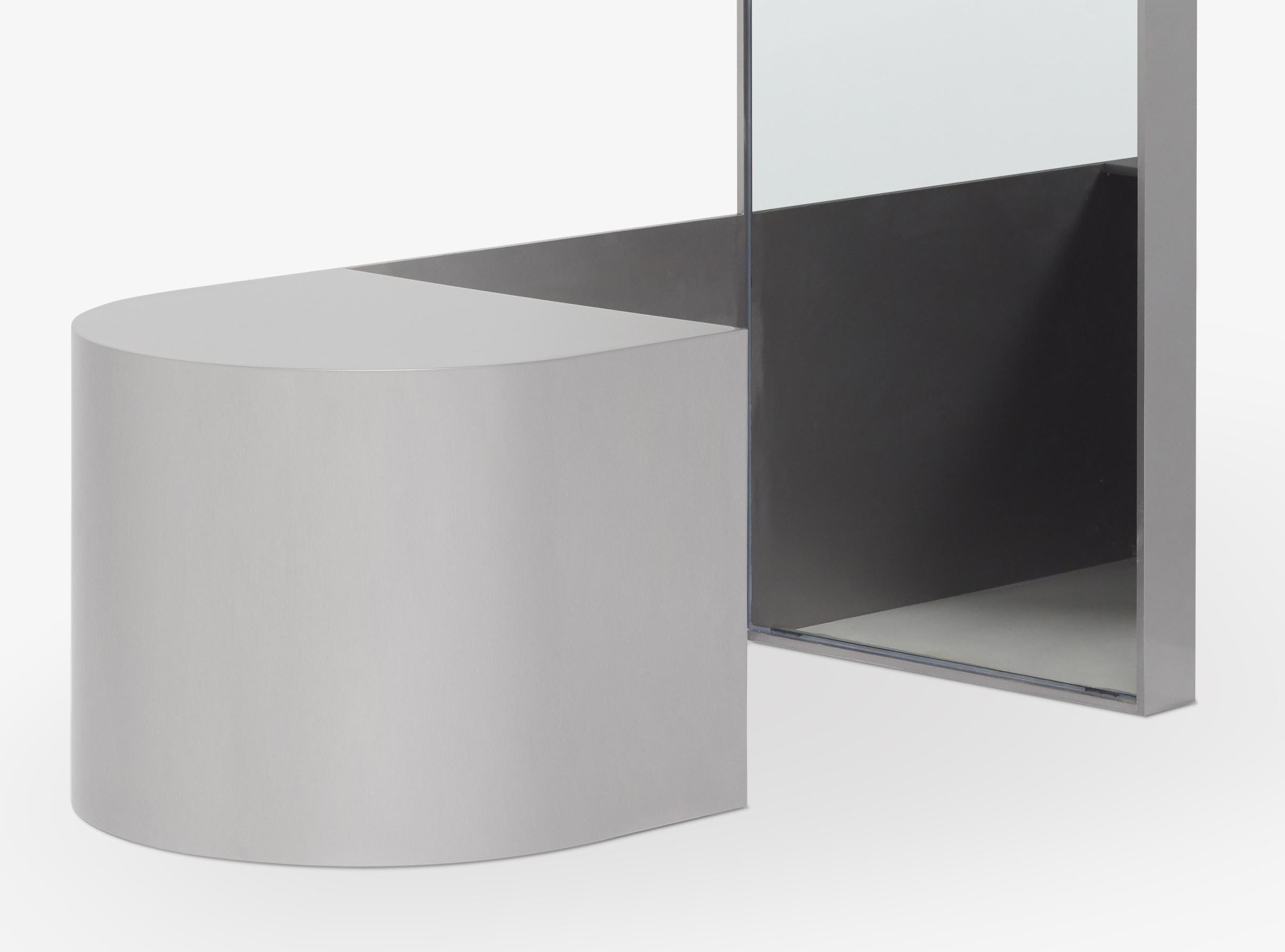 “Vis-à-Vis” Sculptural Steel Mirror and Seat – Collectible Design by MSubiràs In condizioni Nuovo in vendita a Barcelona, ES