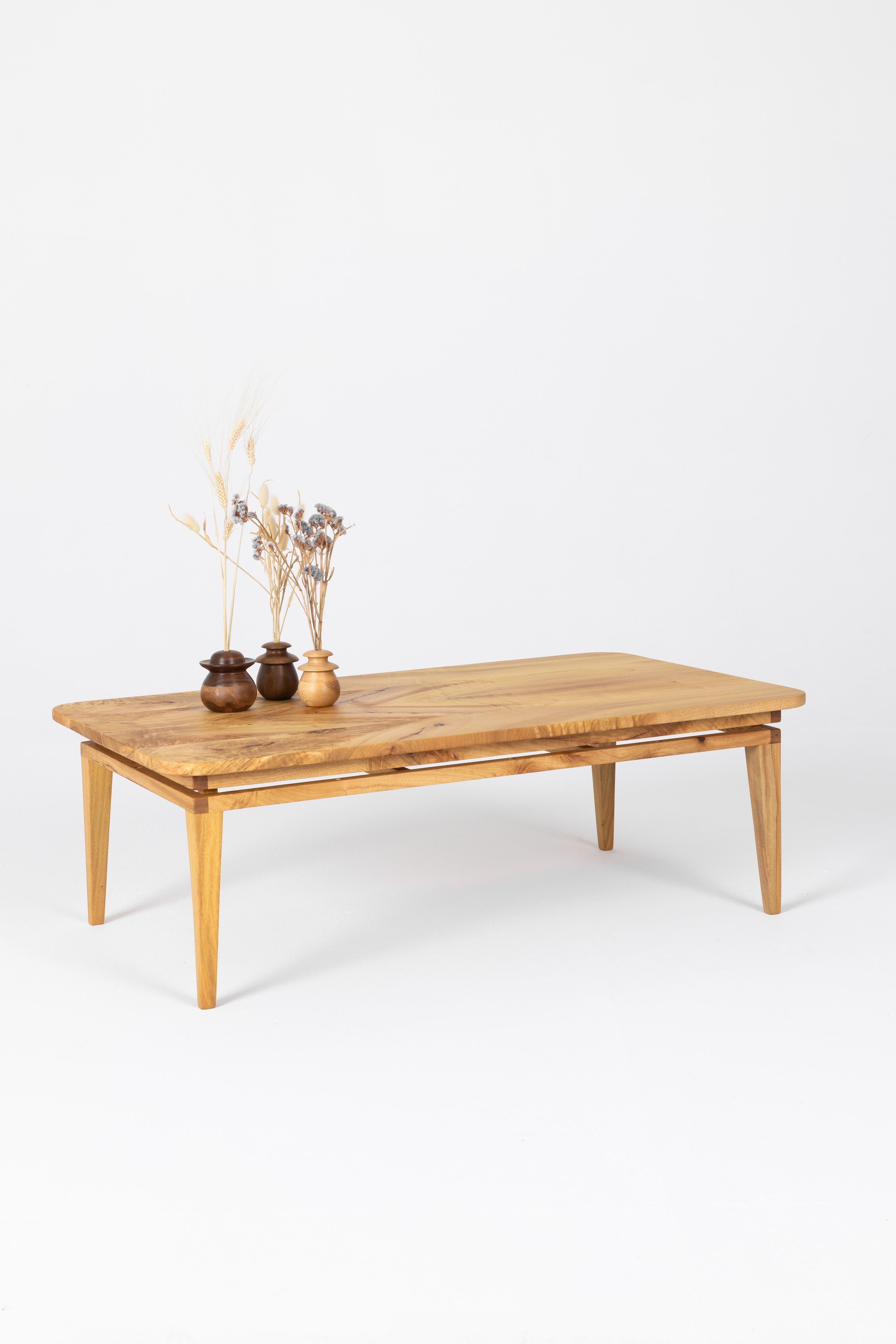 Visaeti Coffee Table made from a fallen camphor tree For Sale 2
