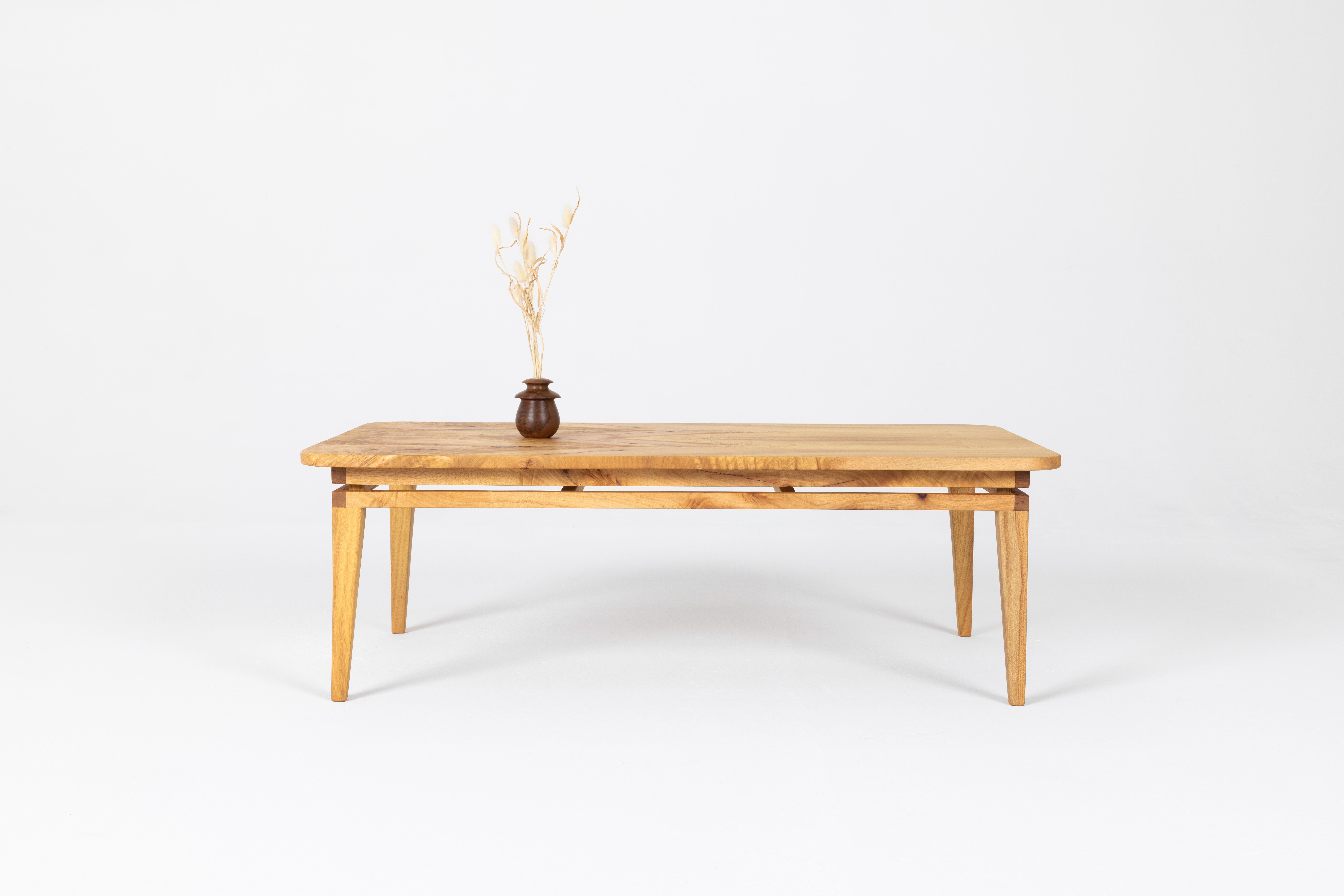 Visaeti Coffee Table made from a fallen camphor tree In New Condition For Sale In Los Angeles, CA