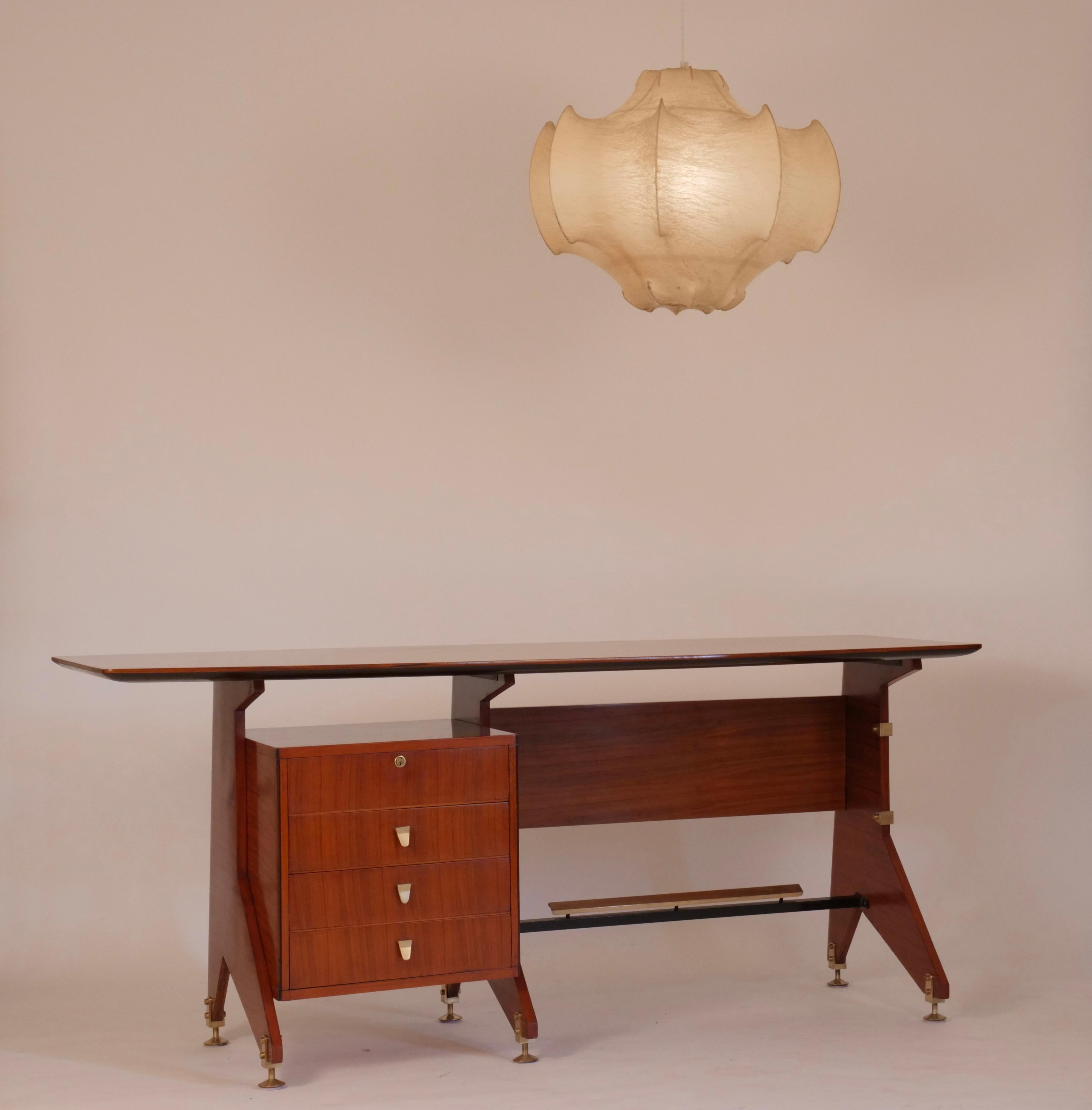 'Viscontea' chandelier by Achille and Pier Giacomo Castiglioni, Italy c1960 In Good Condition In London, GB