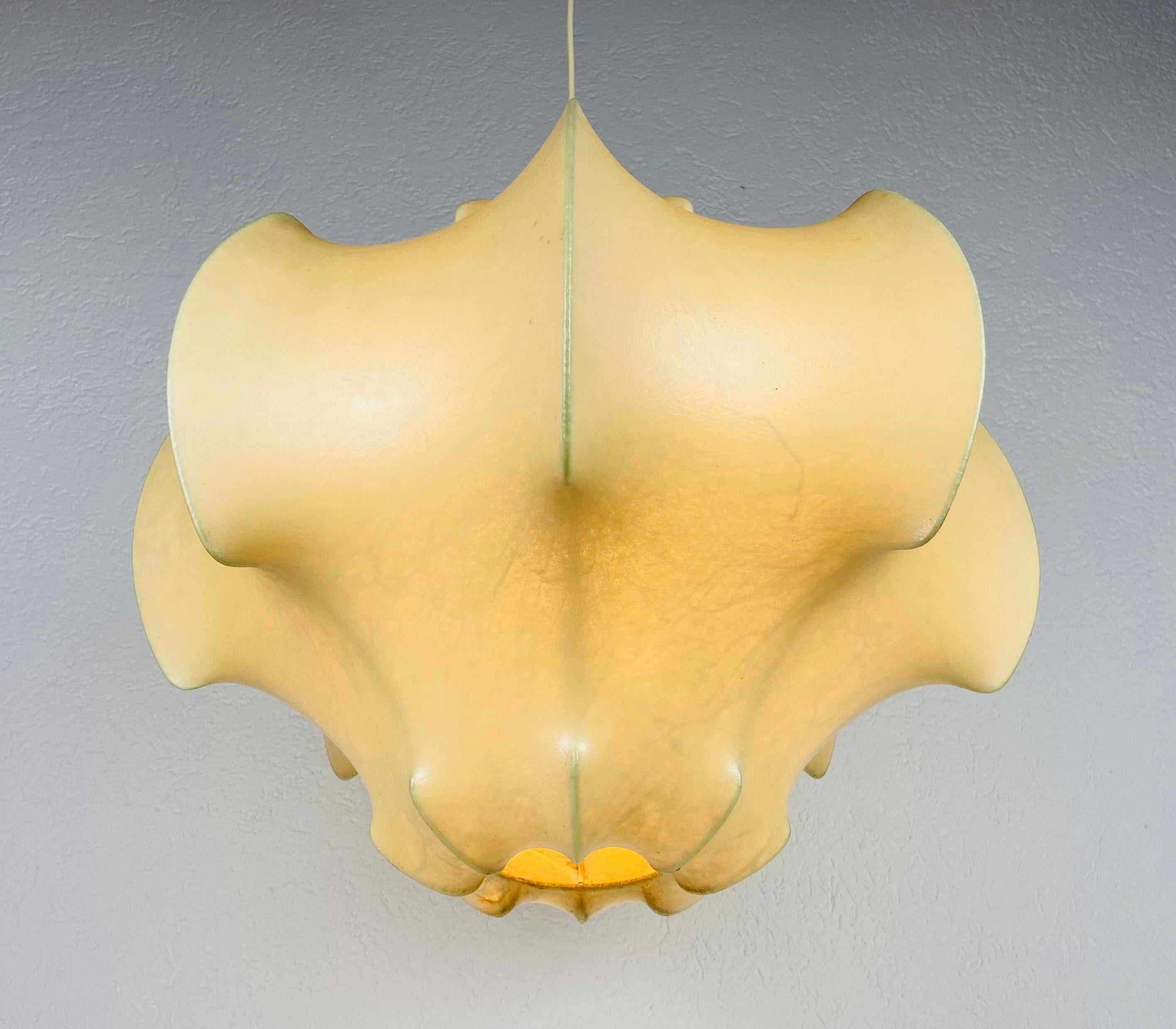 Viscontea Cocoon Pendant Light by Achille and Pier Giacomo Castiglioni for Flos 3