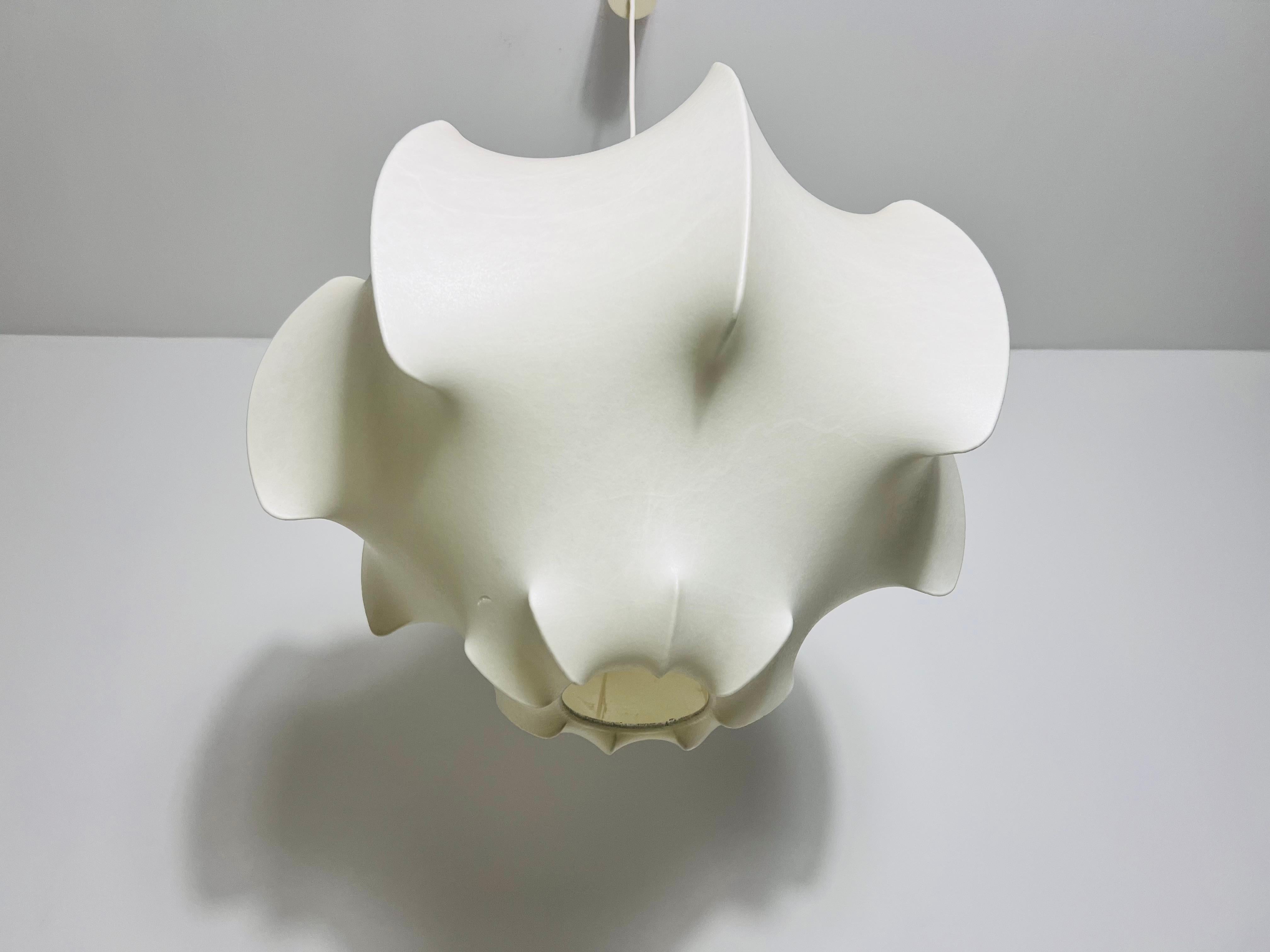 Viscontea Cocoon Pendant Light by Achille and Pier Giacomo Castiglioni for Flos 3
