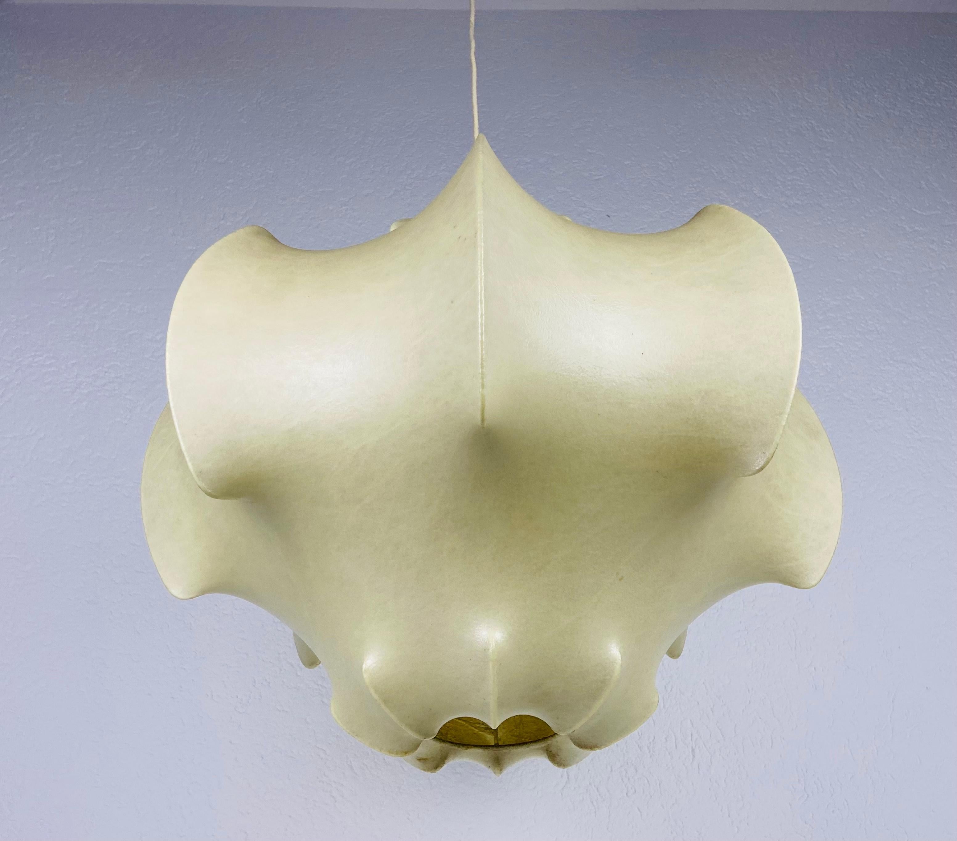 Viscontea Cocoon Pendant Light by Achille and Pier Giacomo Castiglioni for Flos In Good Condition In Hagenbach, DE