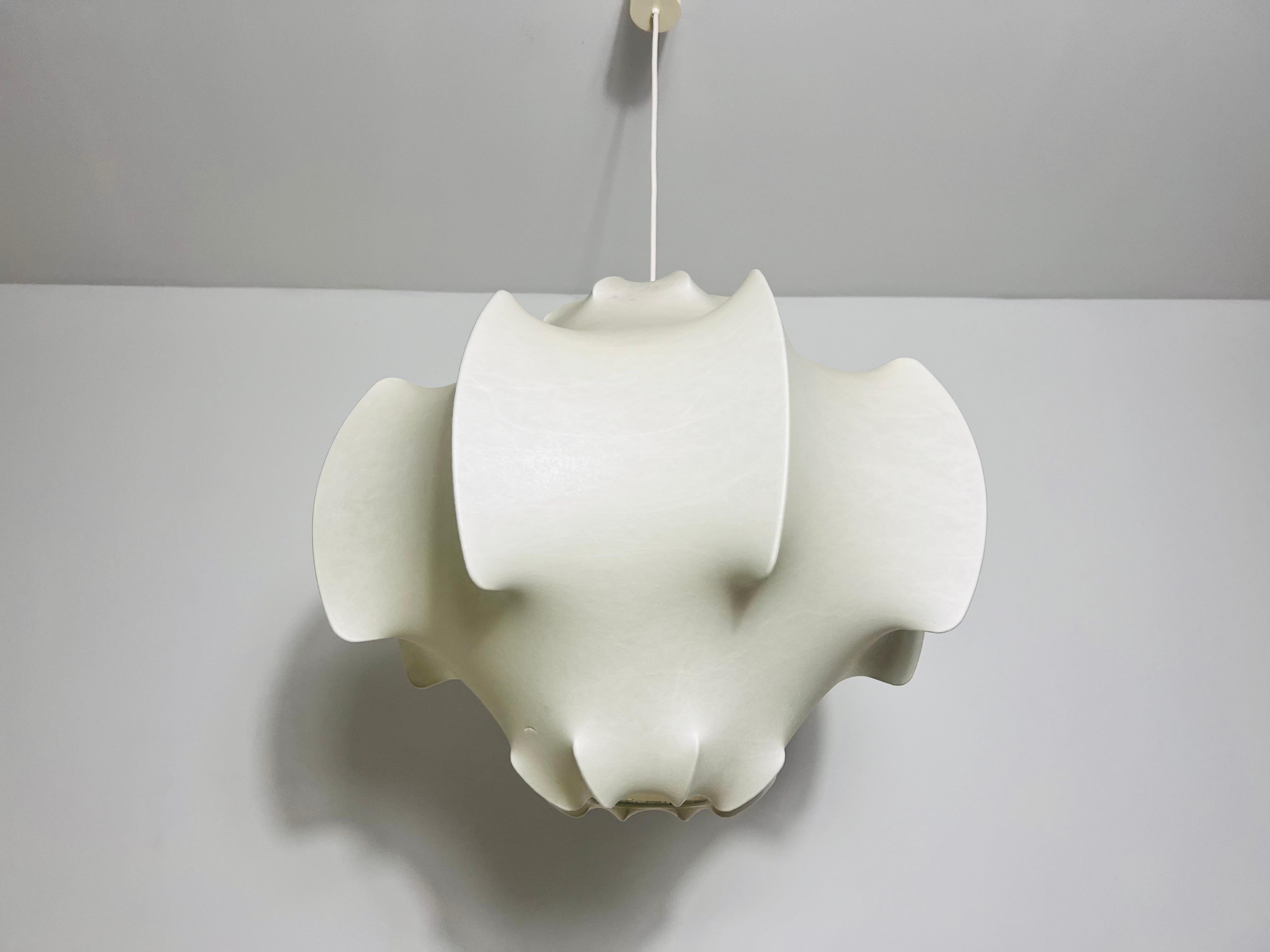 Viscontea Cocoon Pendant Light by Achille and Pier Giacomo Castiglioni for Flos In Good Condition In Hagenbach, DE