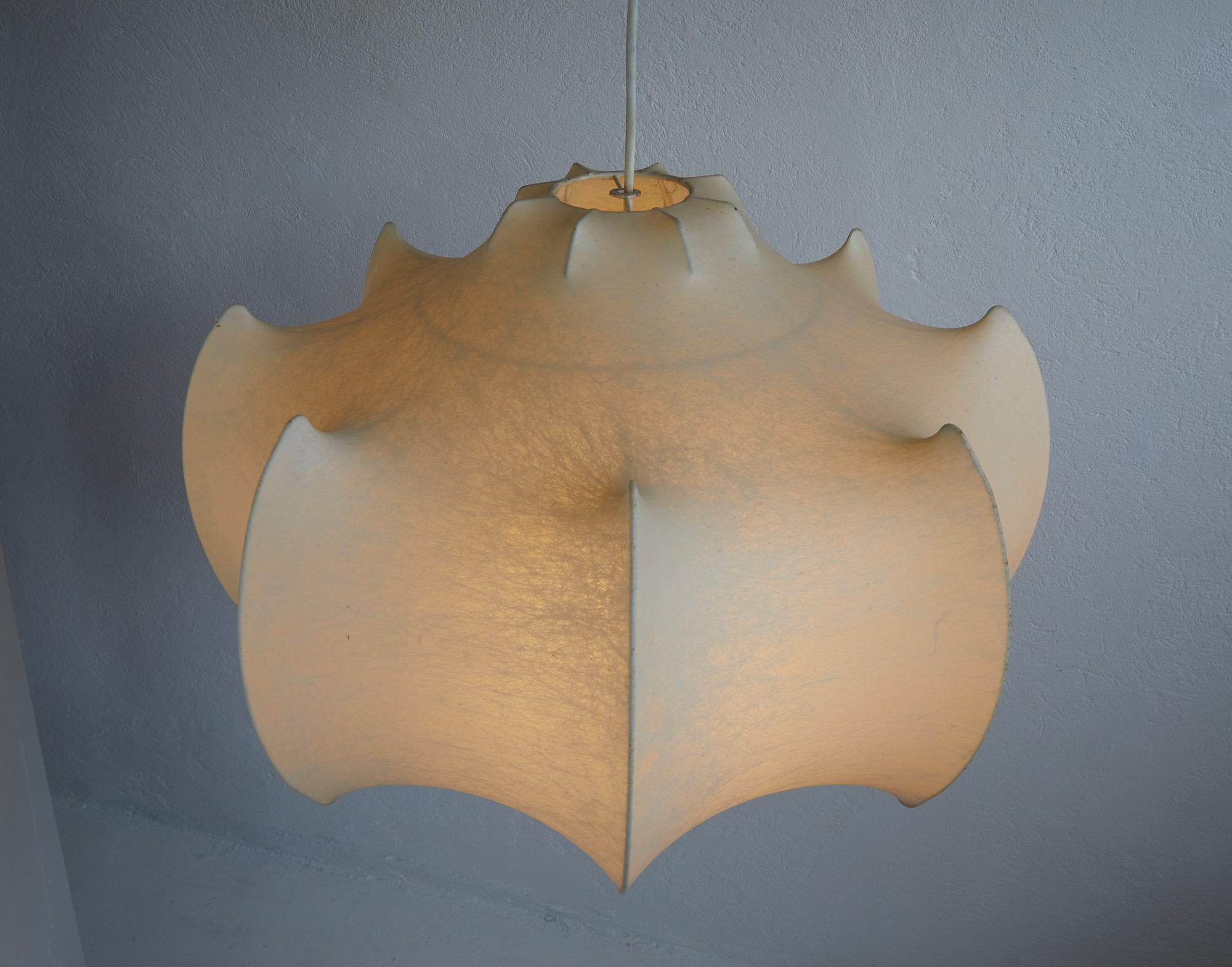 Resin Viscontea pendant lamp by Achille and Piergiacomo Castiglioni, Flos 1960 For Sale