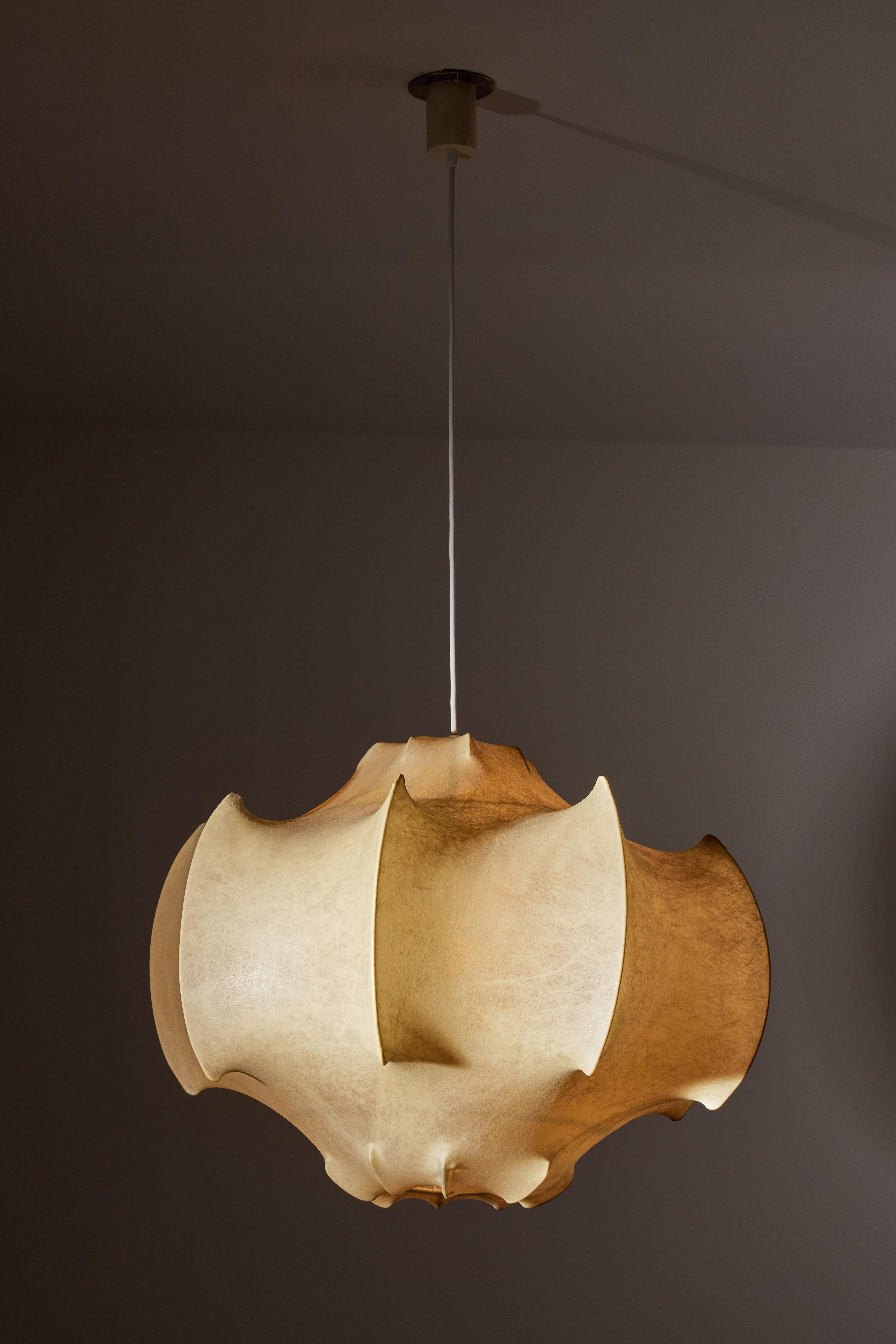 Original Viscontea suspension light by Achille & Pier Giacomo Castiglioni for Flos. Designed and manufactured in Italy, circa 1960s. Plastic polymer resin applied with spraying technique on to a painted metal frame. Rewired for U.S. junction boxes.