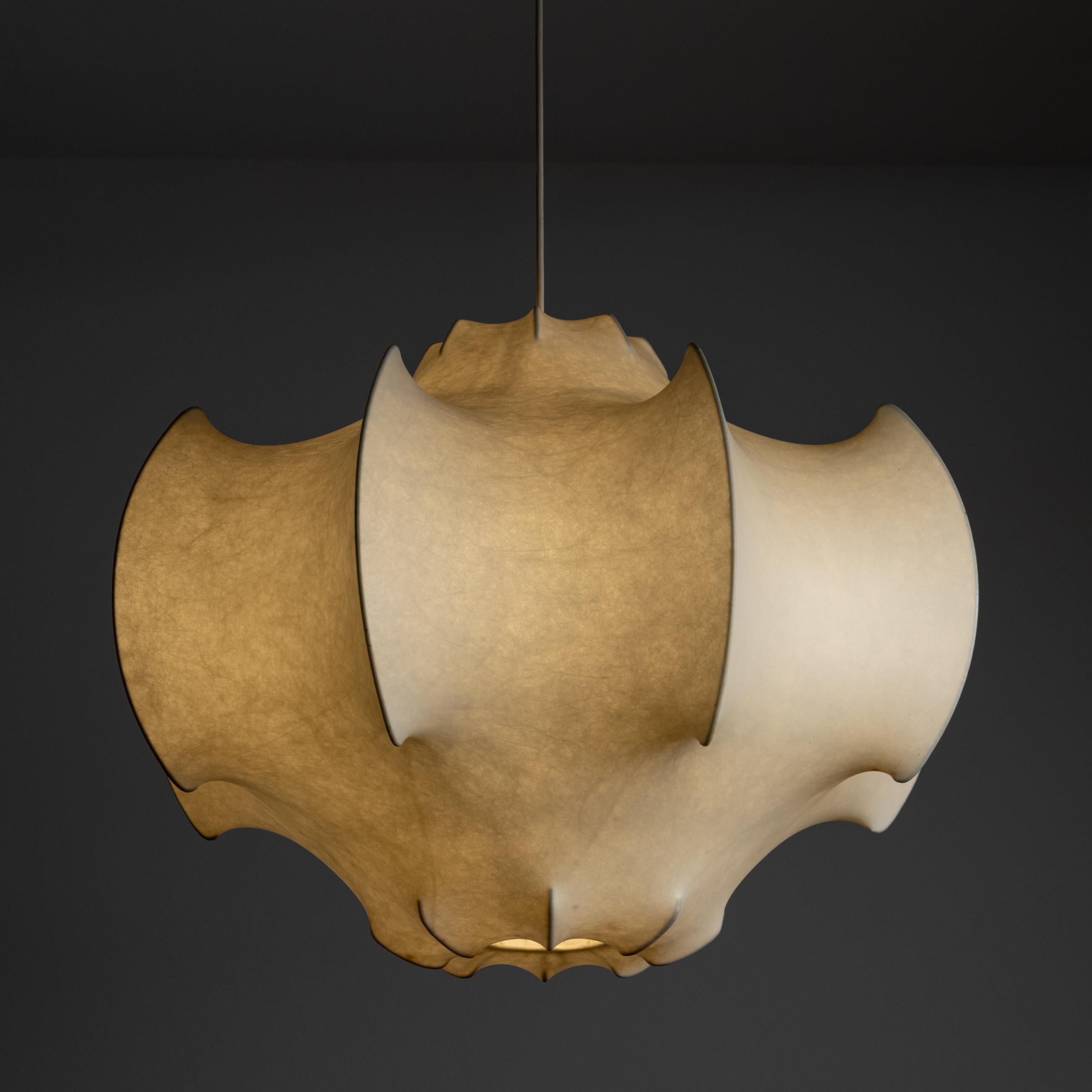 First edition Viscontea suspension light by Achille & Pier Castiglioni for Flos. Designed and manufactured in Italy, circa 1960's. Resin, steel, custom brass backplate. Wired for U.S. standards. We recommend one E27 60w maximum bulb. Bulb not