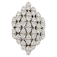 Visconti Weißer Diamant-Cluster-Ring aus 18 Karat Weißgold