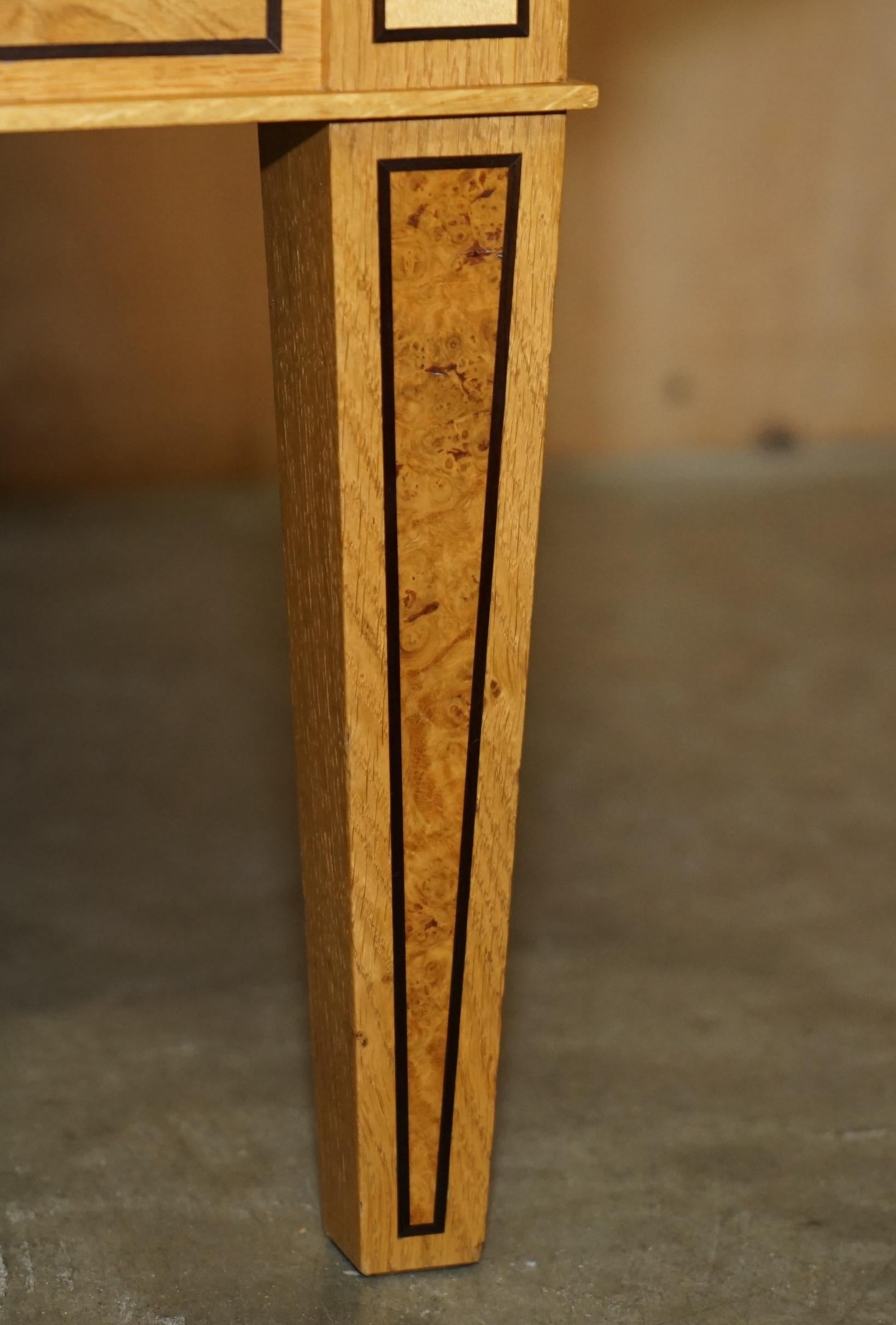 20ième siècle TABLE À GENS CLASSIQUE DE DAVID LINLEY POUR LA RÉTORATION À LiGHT en vente