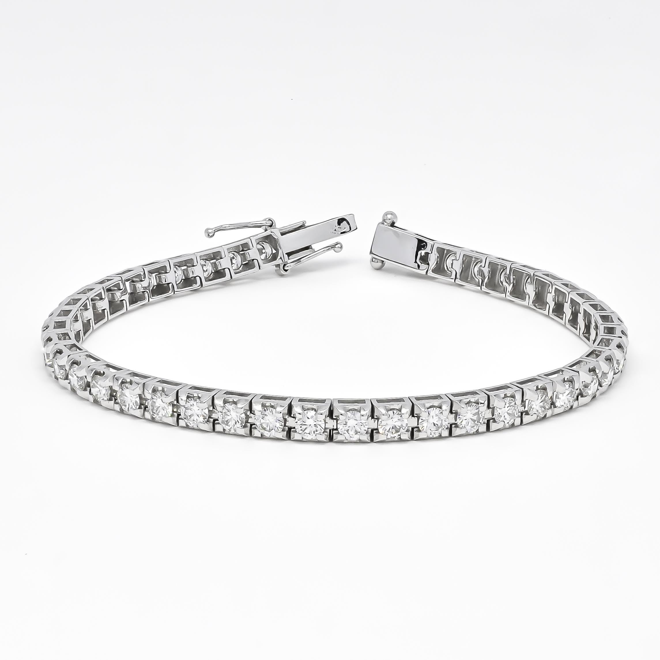 Bracelet de tennis classique en or blanc 18 carats avec diamants Nature 5.00 carats Neuf - En vente à Antwerpen, BE